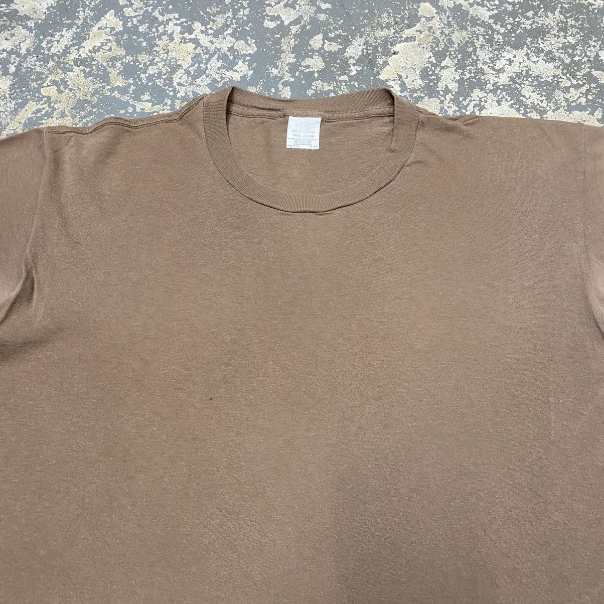 Vintage Vintage Brown Faded Blank Single Stitch Cropped Tshirt Size US L / EU 52-54 / 3 - 7 Thumbnail
