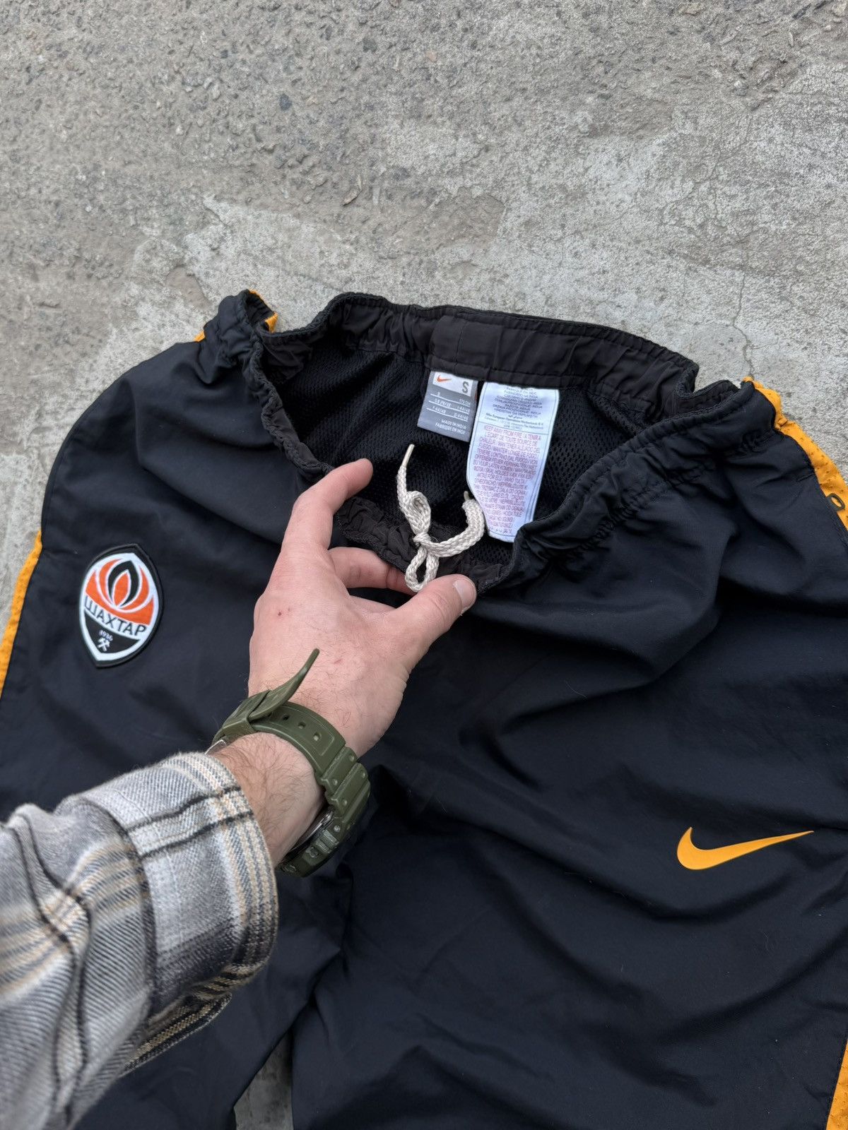 Nike NIKE Y2K SHAKHTAR DONETSK TRACK SOCCER BLOKECORE DRILL PANTS Size US 32 / EU 48 - 6 Thumbnail