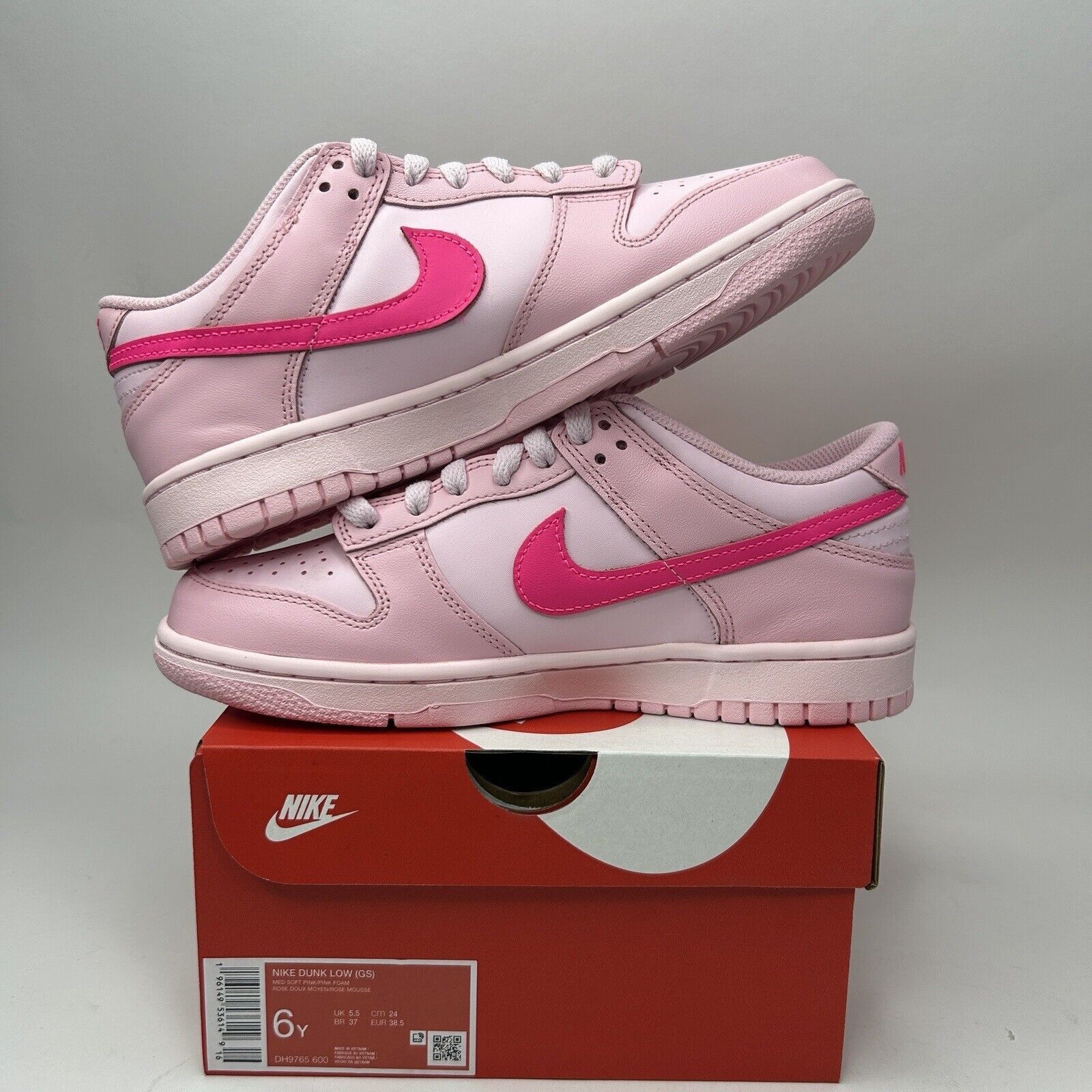 Nike Nike Dunk Low GS “Triple Pink/Pink Panther” 2023 Size US 7.5 / IT 37.5 - 3 Thumbnail