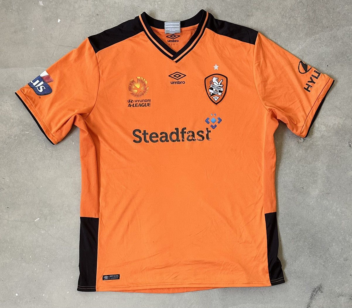 UMBRO BRISBANE ROAR FC 2015-16 HOME JERSEY