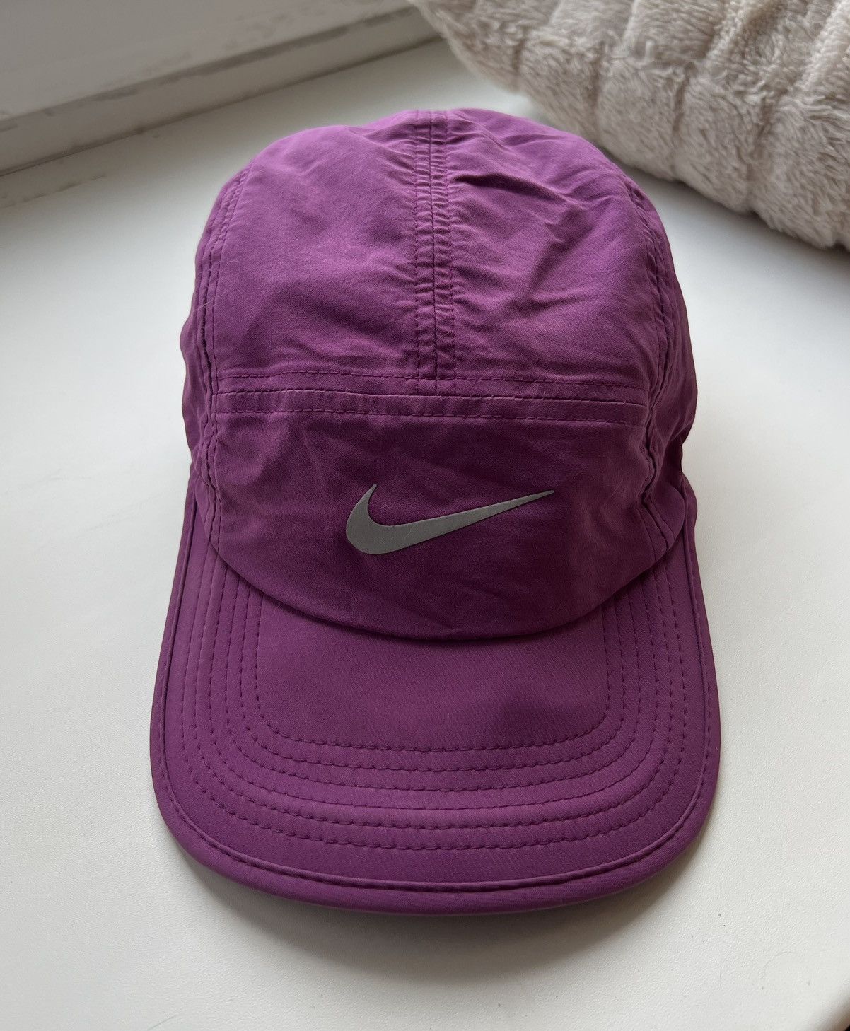 レアNike AW84 DRI-FIT キャップ ピンク/ブラック Nike AW84 Dri-Fit 5 Panel Purple Pink Swirl Adjustable Strap