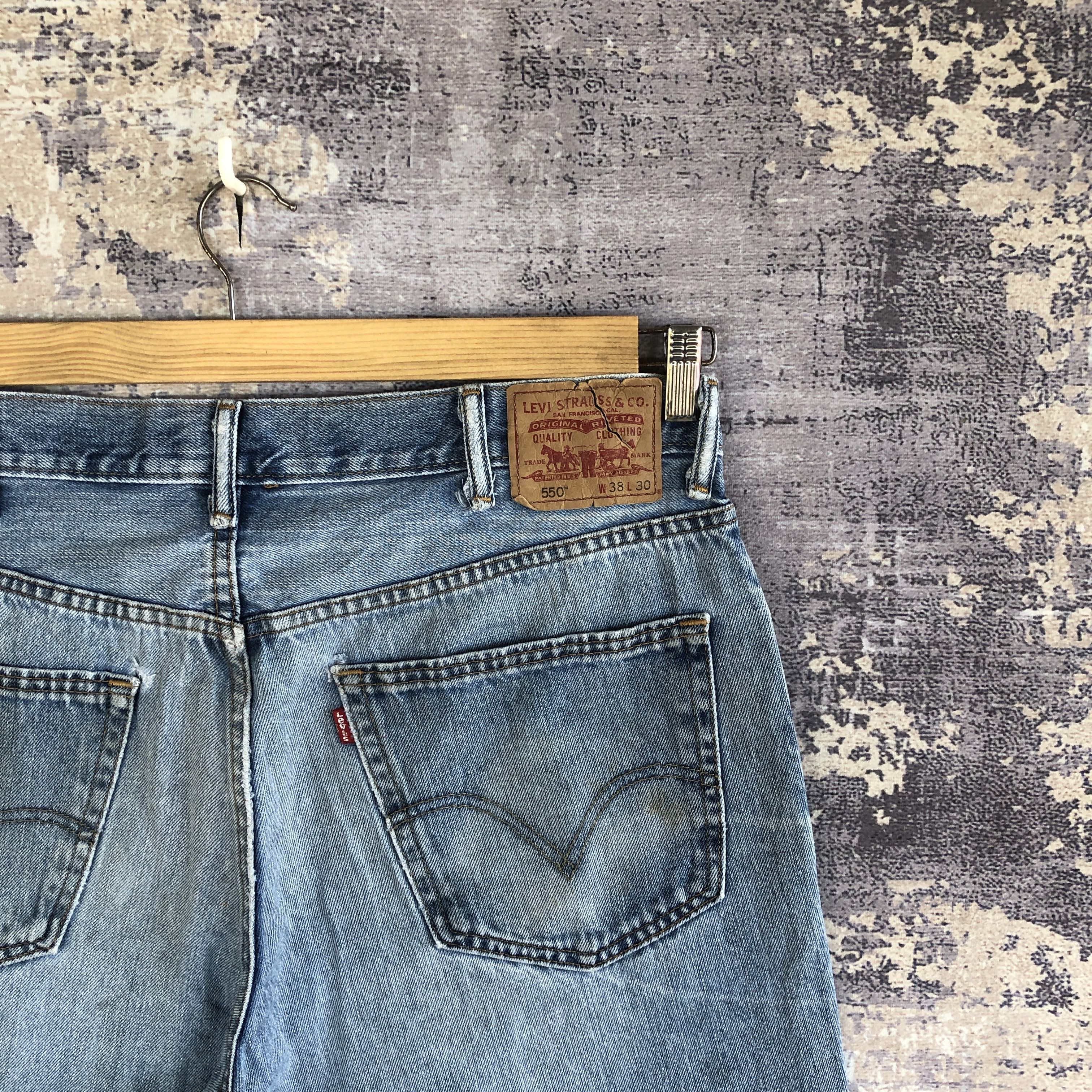 Levi's Vintage Levis 550 Baggy Jeans Levi's Faded Light Wash Denim Size US 36 / EU 52 - 5 Thumbnail