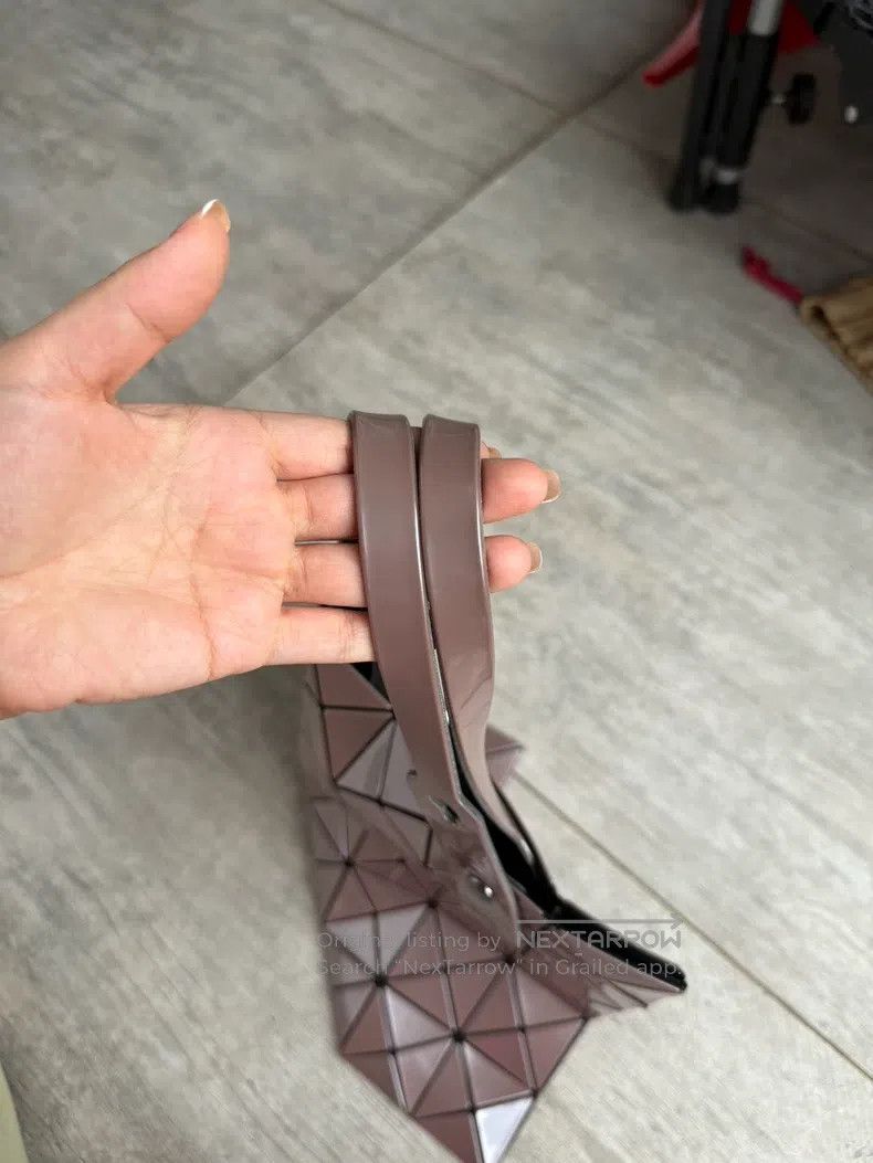 Issey Miyake Issey Miyake Milk Tea Color Six-Grid Shoulder Bag Size ONE SIZE - 4 Thumbnail