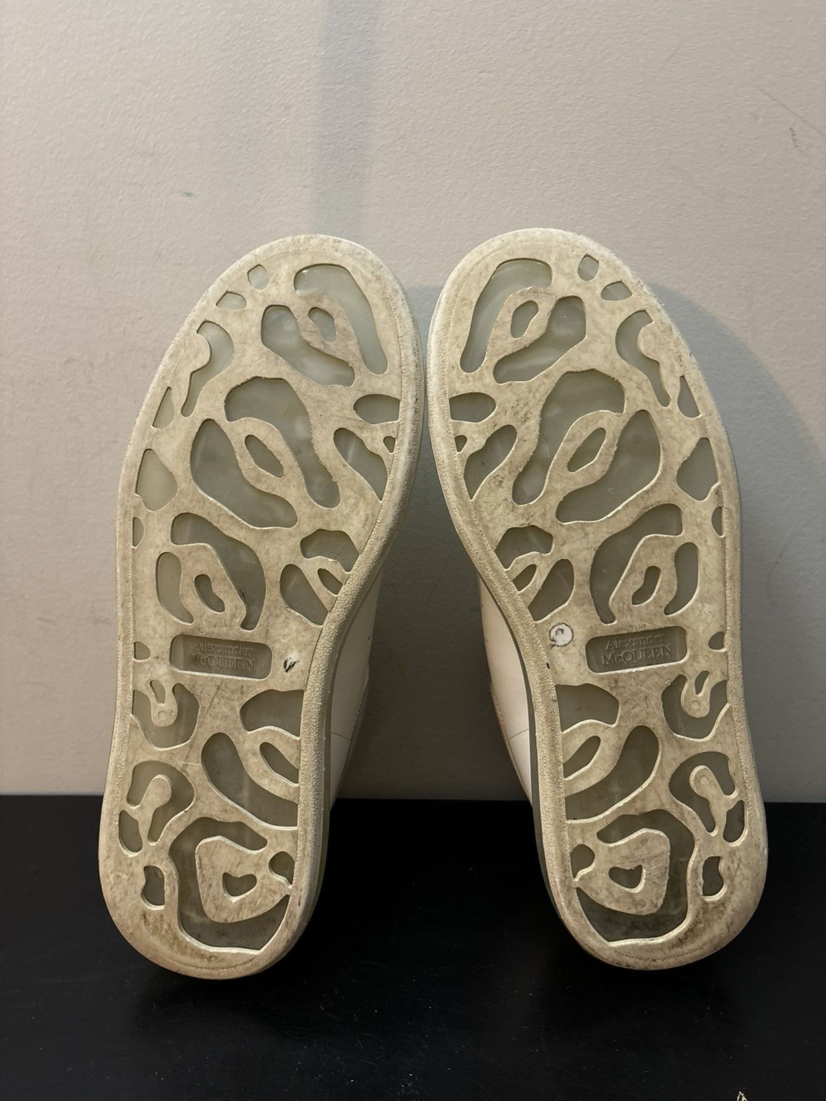 Alexander McQueen Alexander McQueen Oversized Sneaker Reflective Clear Sole Size US 12 / EU 45 - 6 Thumbnail