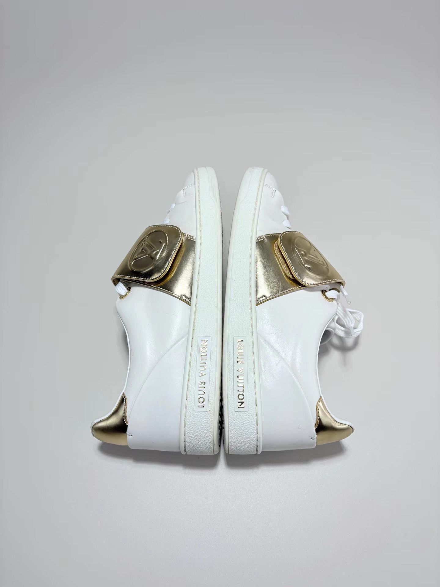 Louis Vuitton LOUIS VUITTON White & Gold Velcro Low-Top Sneakers K1 Size US 6.5 / IT 36.5 - 5 Thumbnail