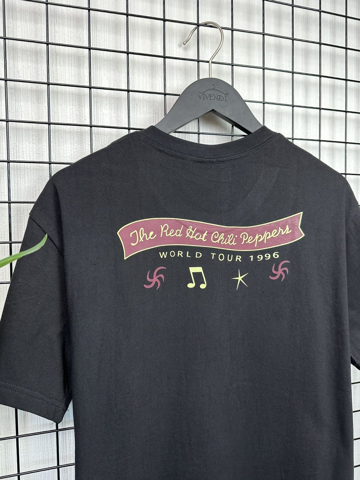 Band Tees Red Hot Chilli Peppers “World Tour 1995” Angel Men Black XL Size US XL / EU 56 / 4 - 11 Thumbnail