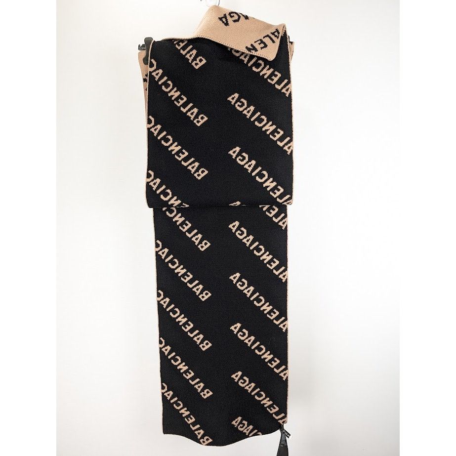 Balenciaga o1rshd1 Size: OS / Logo Scarf in Beige Size ONE SIZE - 7 Thumbnail