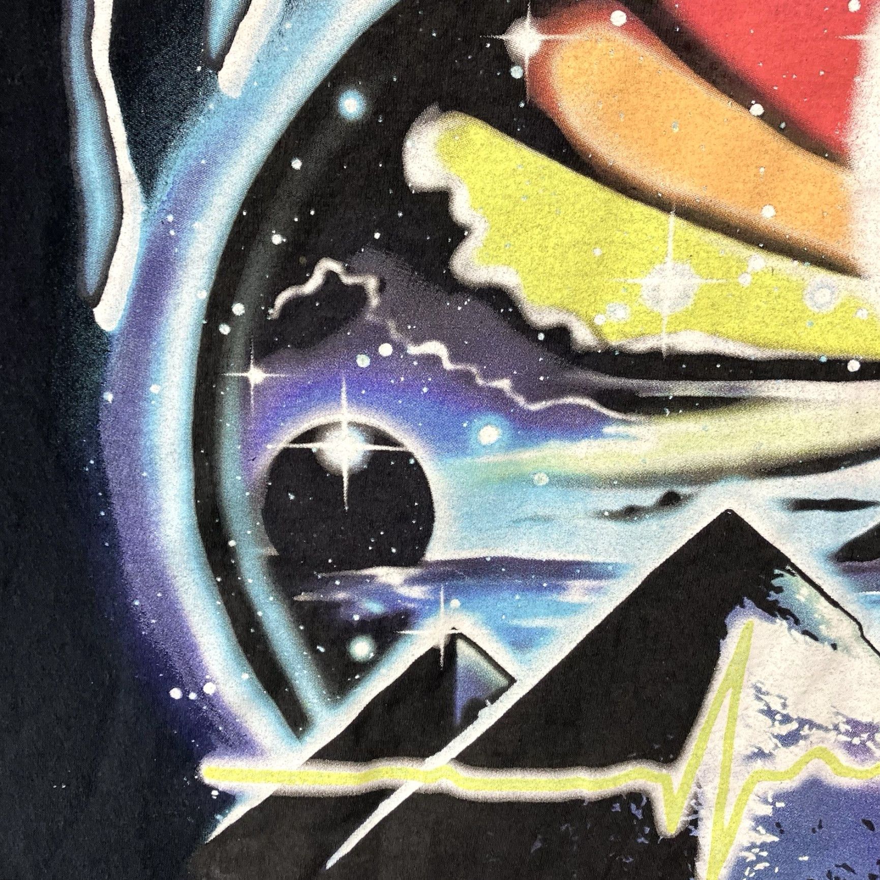 Vintage VINTAGE Pink Floyd Dark Side Of The Moon T-shirt Adult Large Black Graphic Print Classic Rock Music Unisex Size US L / EU 52-54 / 3 - 5 Thumbnail