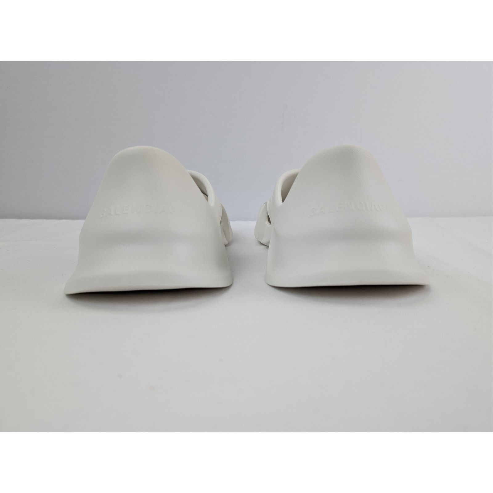 Balenciaga o1rshd1 Classic Mold Closed Slide Sandals in Eggshell Size US 13 / EU 46 - 11 Thumbnail