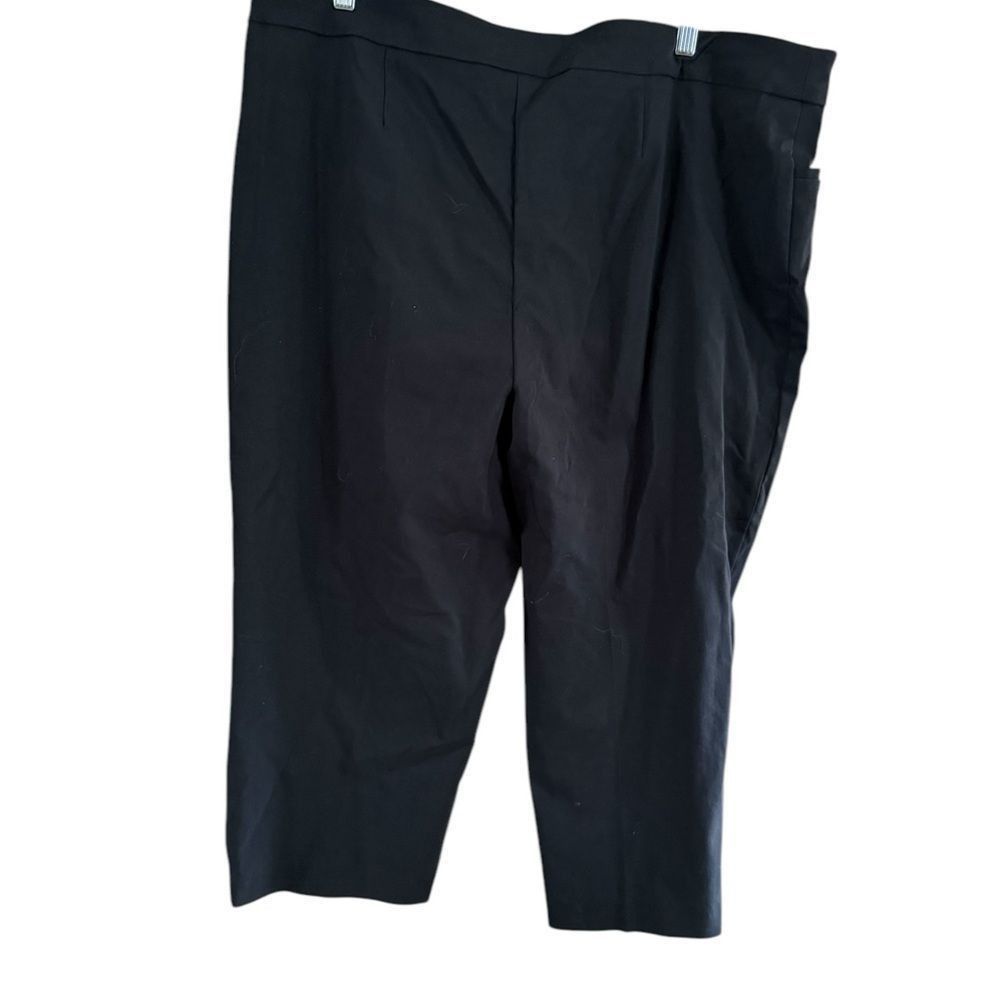 Other Time and Tru Black Capris Size 40" / US 18 - 9 Thumbnail