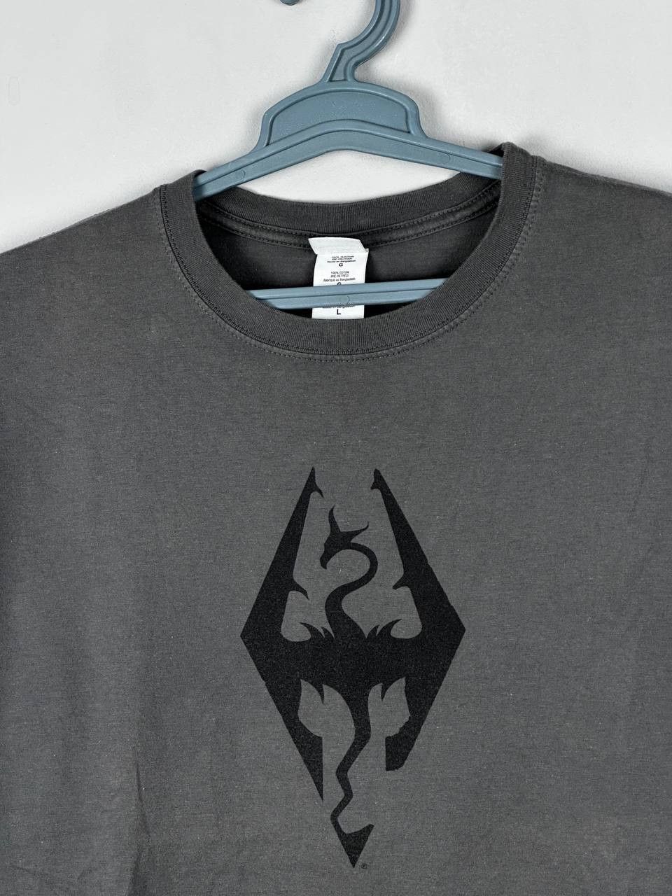 Playstation Vintage The Elder Scrolls Skyrim Official T-Shirt game Size US L / EU 52-54 / 3 - 4 Thumbnail