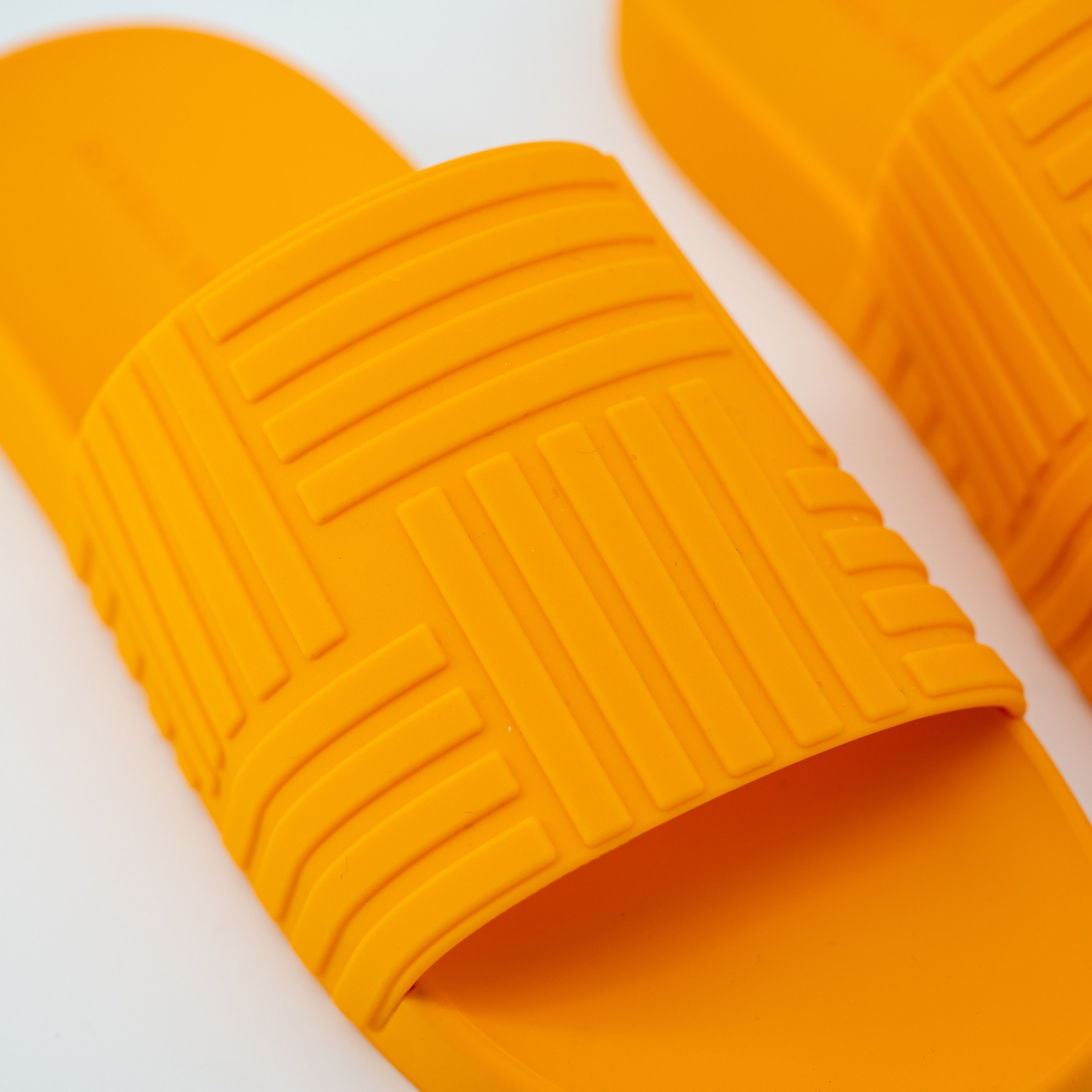 Bottega Veneta 37 7 us Bottega Veneta Rubber Slide Sandals Orange Tangerine Size US 7 / IT 37 - 5 Thumbnail