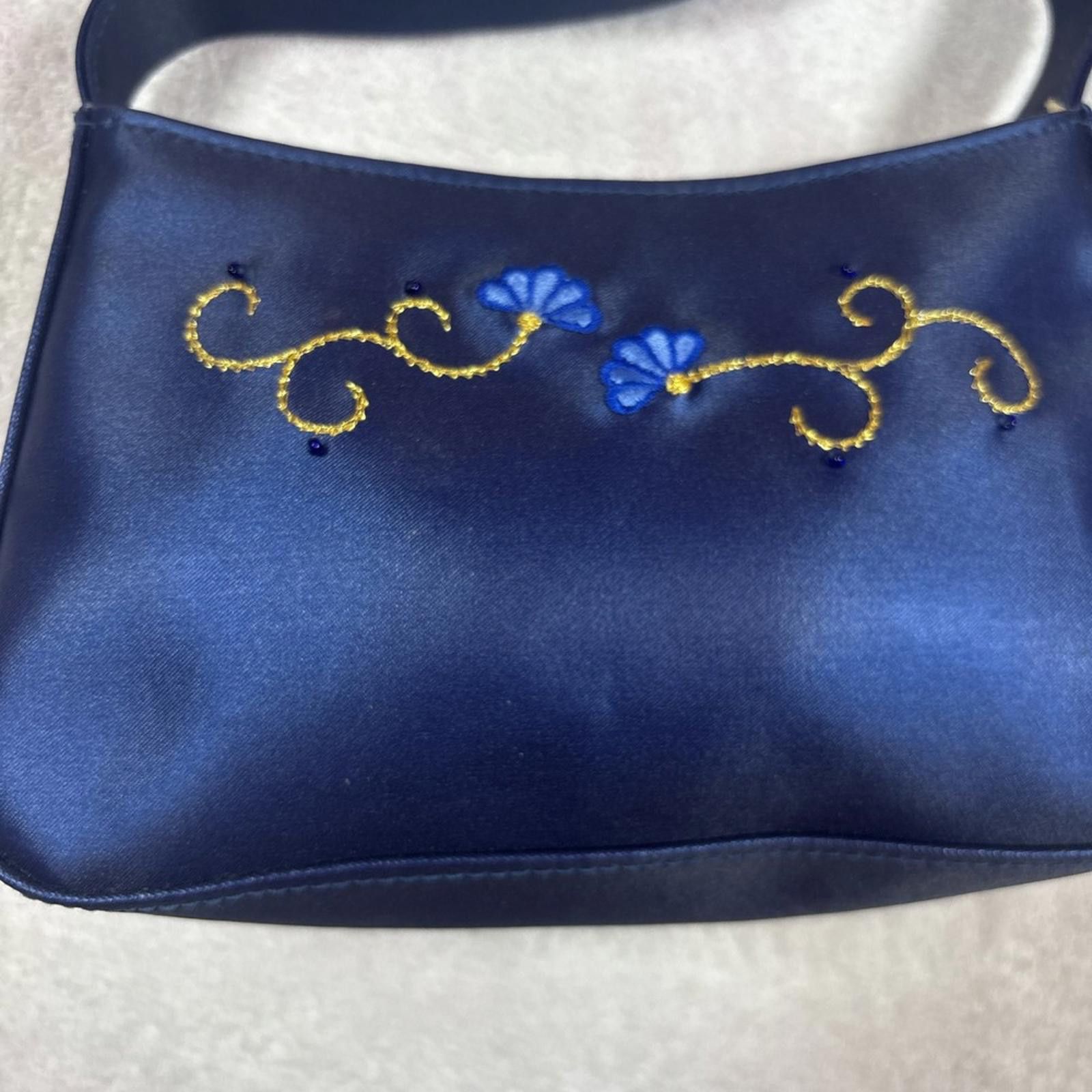 Other Vintage Avon Navy Blue Satin Embroidered Floral mini bag Size ONE SIZE - 3 Thumbnail