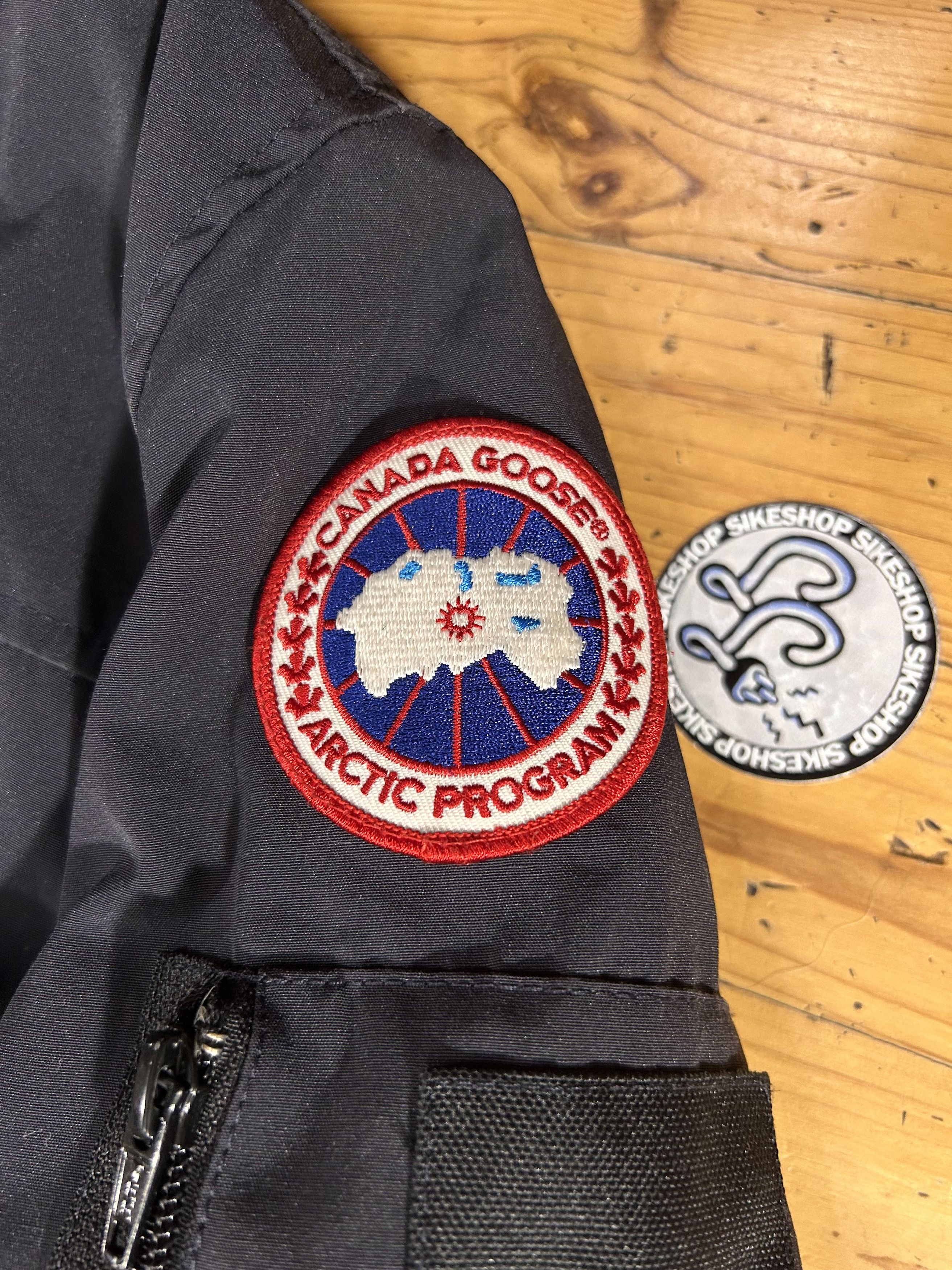 Canada Goose Canada Goose Montebello navy blue puffer with coyote fur Size XL / US 12-14 / IT 48-50 - 2 Thumbnail