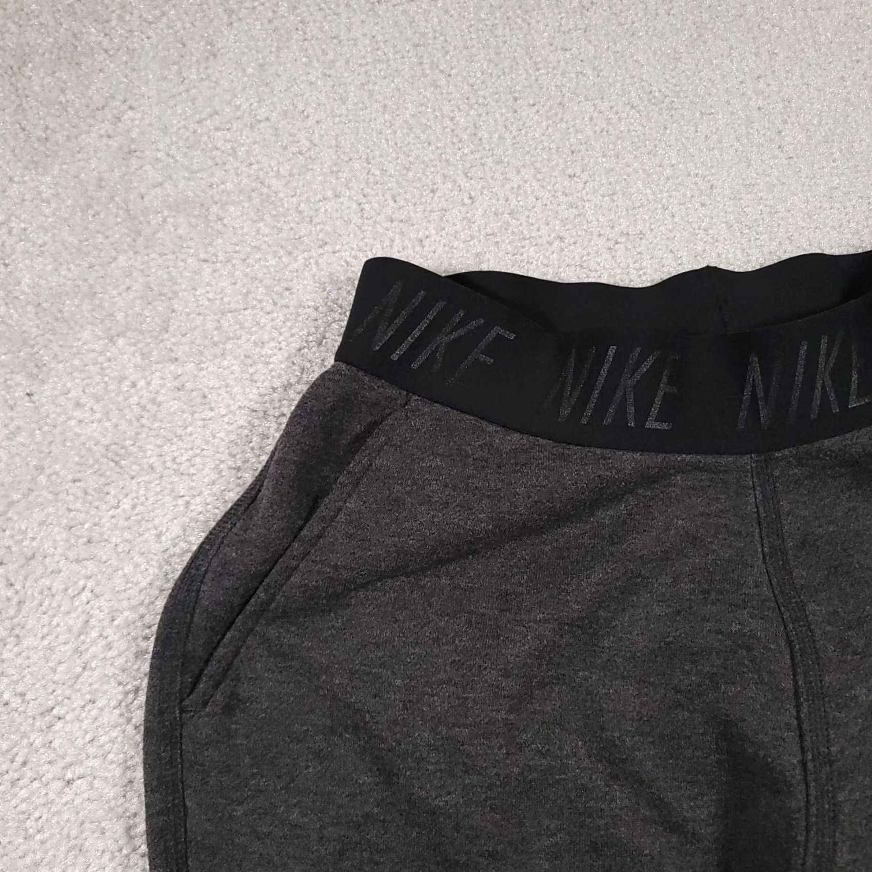 Nike Nike Dri-Fit Capri Crop Sweatpants Capri-Length Fitted Pull On Womens Small Gray Size 28" / US 6 / IT 42 - 5 Thumbnail