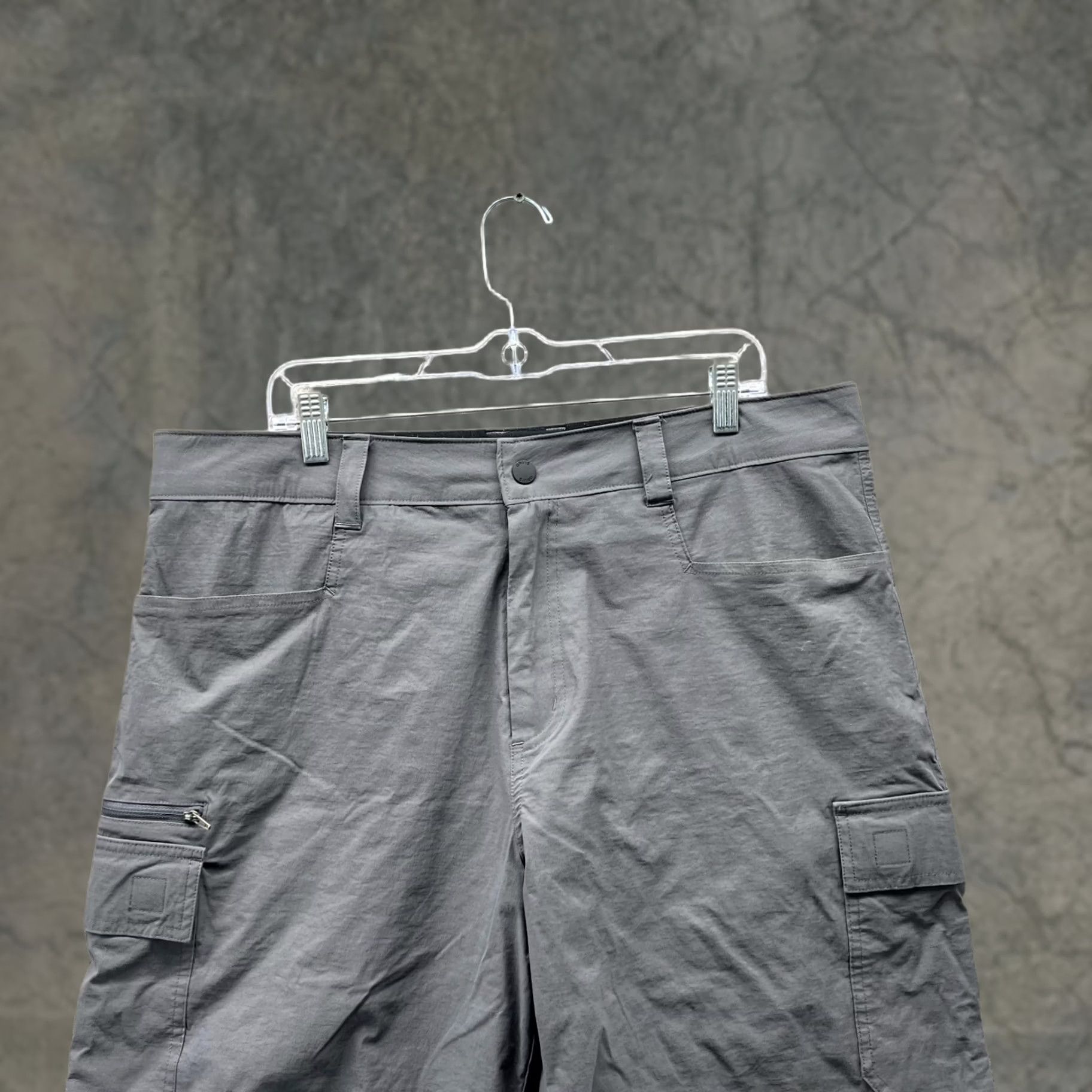 Orvis Orvis Shorts Men 36 Gray Cargo Flat Front Casual Cotton Outdoors Golf Mens Regular Color Gray 90s? Size US 36 / EU 52 - 1 Thumbnail