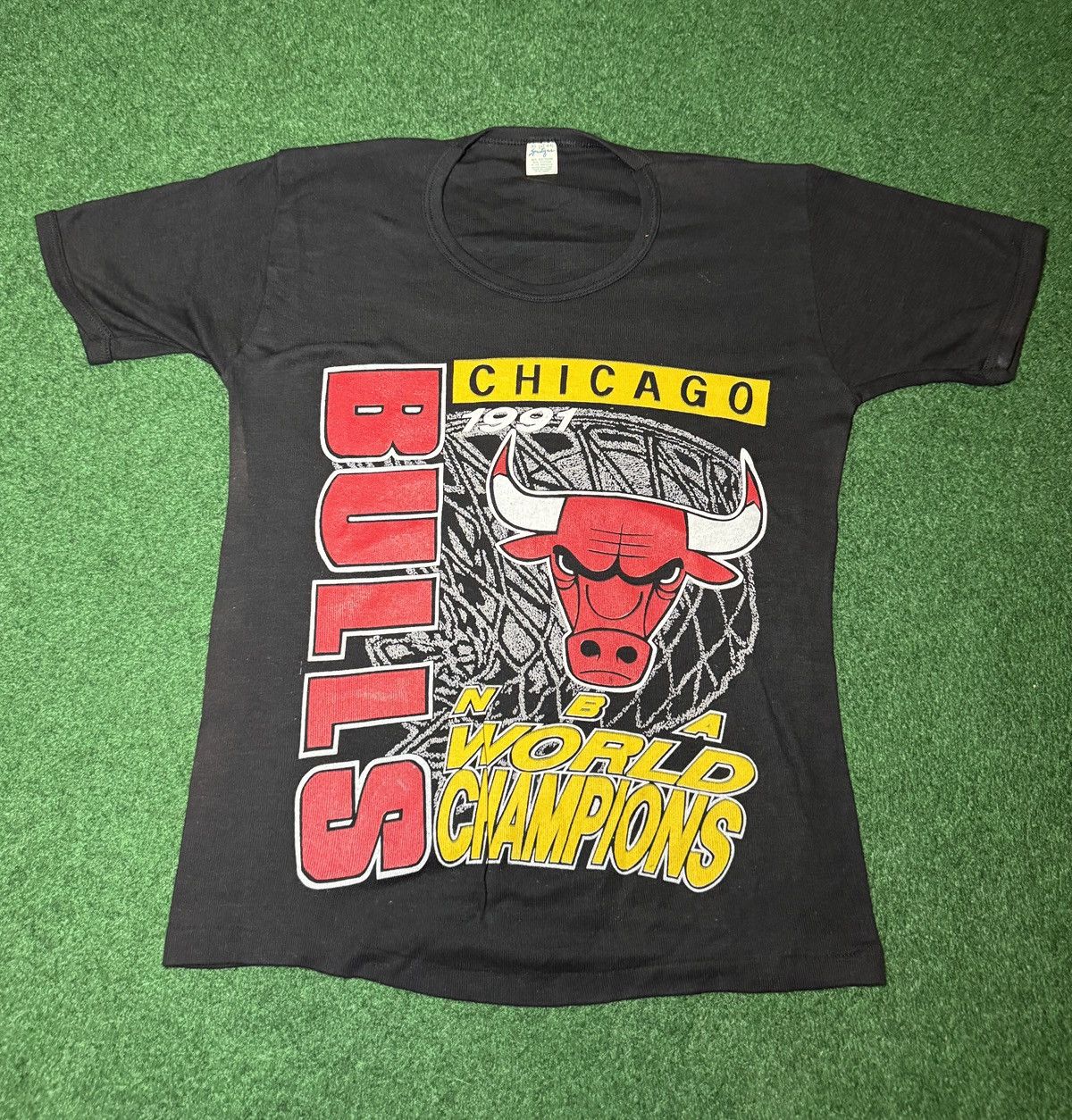 Vintage Vintage 90s Chicago Bulls World Champions Jordan T Shirt Size US M / EU 48-50 / 2 - 1 Thumbnail