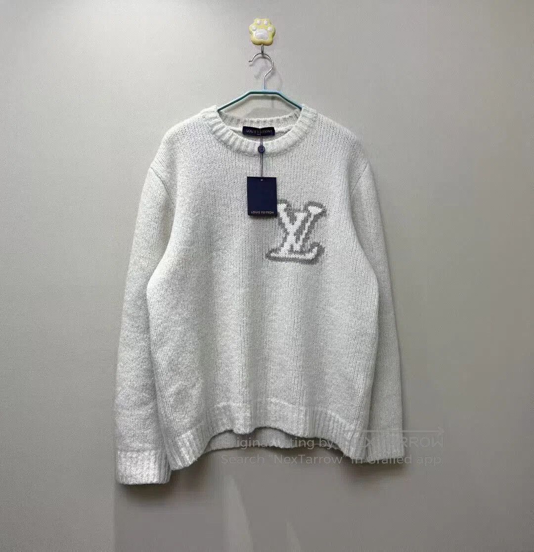 Louis Vuitton Louis Vuitton LV White Large Logo Sweater. Size US XXL / EU 58 / 5 - 1 Thumbnail