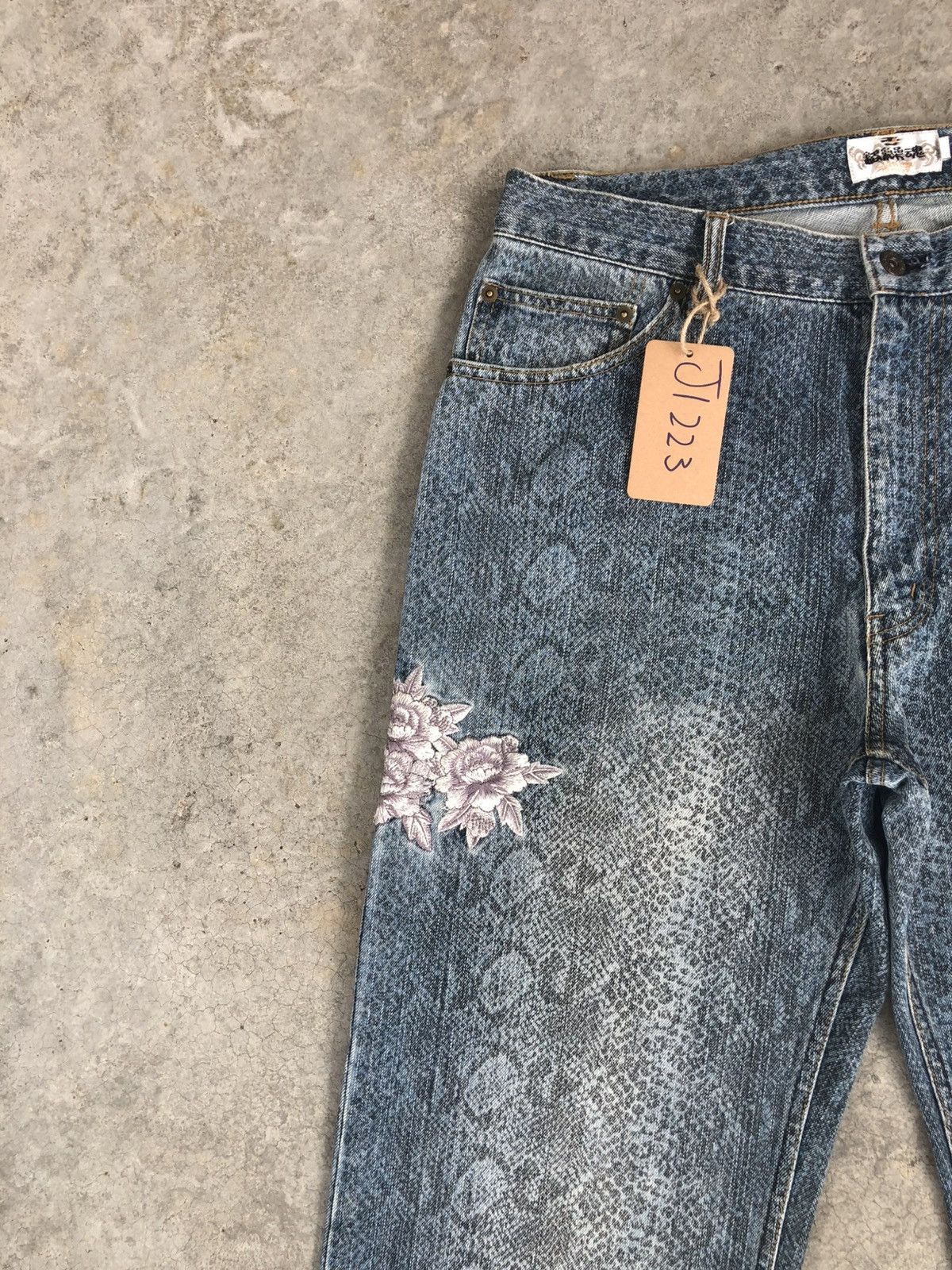 Karakuri Tamashii Karakuri Tamashii Embroidered Denim Snake Skin Size US 33 - 4 Thumbnail