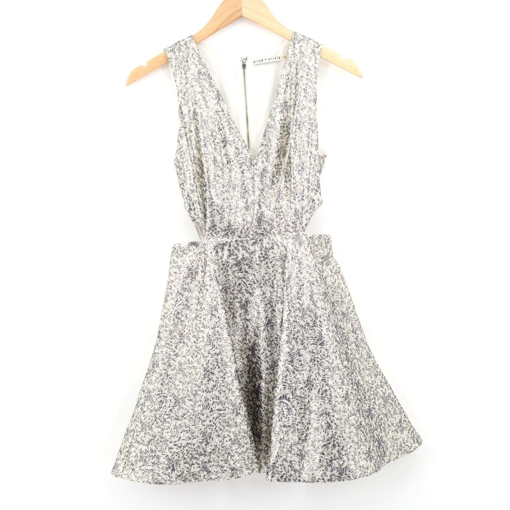 Alice + Olivia Alice + Olivia Women's Varita Metallic Jacquard Side Cut Out Fit & Flare Mini Sz 0, Silk, Polyester, Dry Clean Only, Floral, Clubwear, Short Dress Size XS / US 0-2 / IT 36-38 - 6 Thumbnail