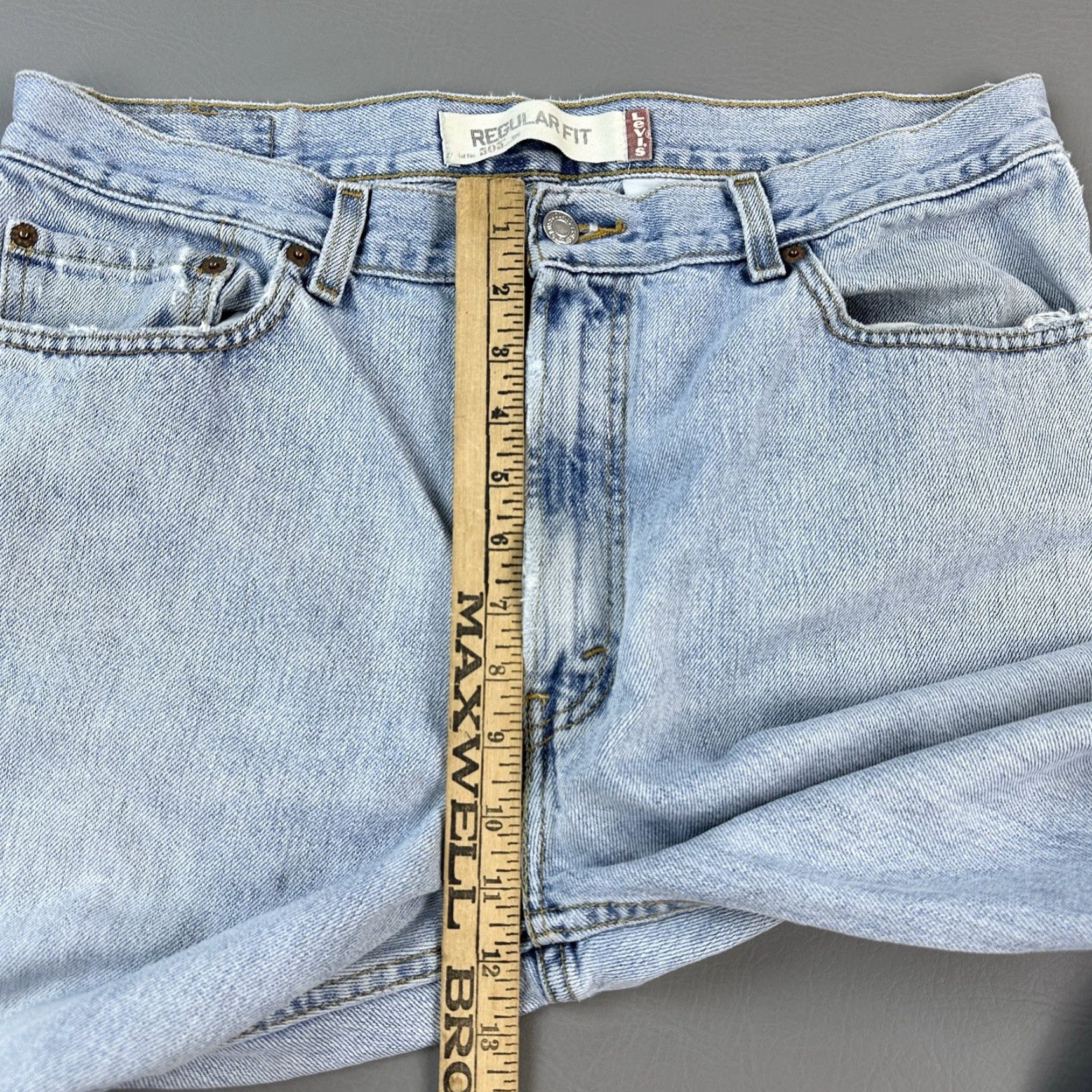 Levi's VINTAGE Levi's 505 Jeans Mens 36x29 Blue Light Wash Denim Regular Fit Skate 90s USA Jeans Mens Size US 36 / EU 52 - 5 Thumbnail
