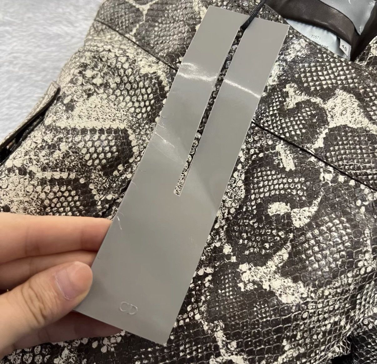 Dior Dior × Travis Scott Snake Pattern Cargo Shorts J41 Size US 32 / EU 48 - 5 Thumbnail
