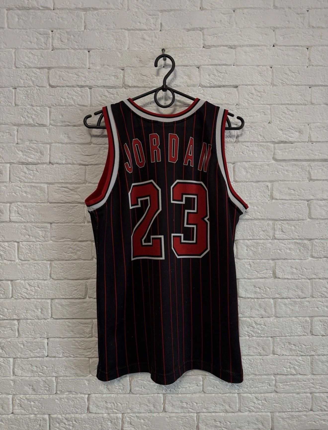 Champion Vintage NBA Champion Chicago Bulls MICHAEL JORDAN 23 Jersey Size US S / EU 44-46 / 1 - 6 Thumbnail