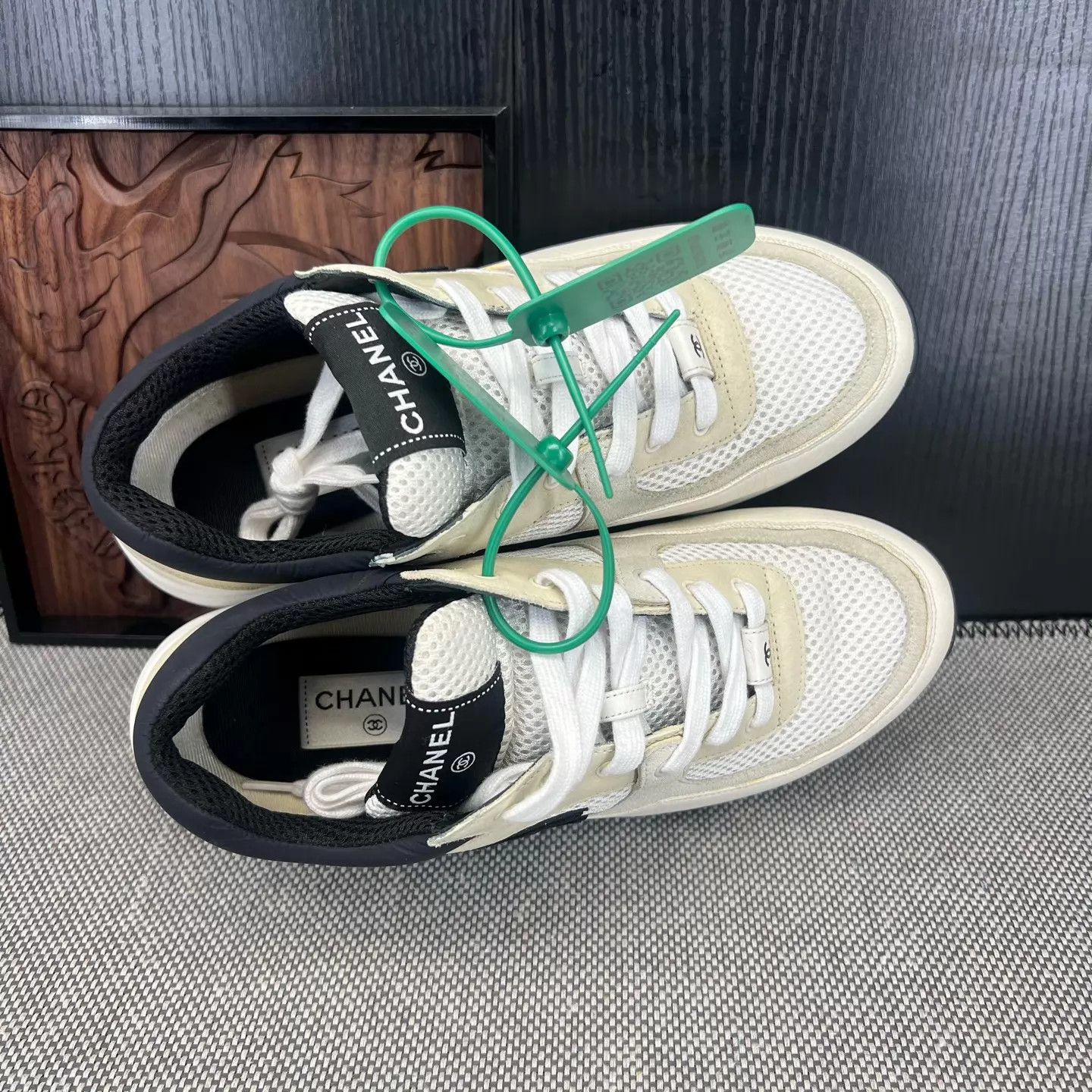 Chanel Chanel 22c Black White Trainers 40 Worn 2x Near New Size US 9.5 / EU 42-43 - 7 Thumbnail