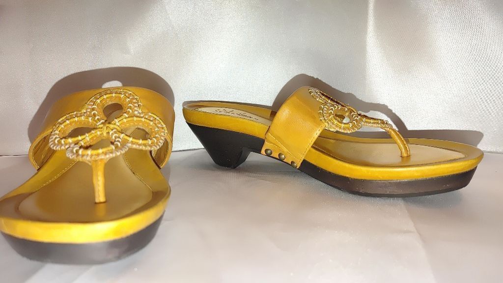Cole Haan Cole Haan Larissa Patent Leather Thong Sandals Size 5.5 Size US 5.5 / IT 35.5 - 7 Thumbnail
