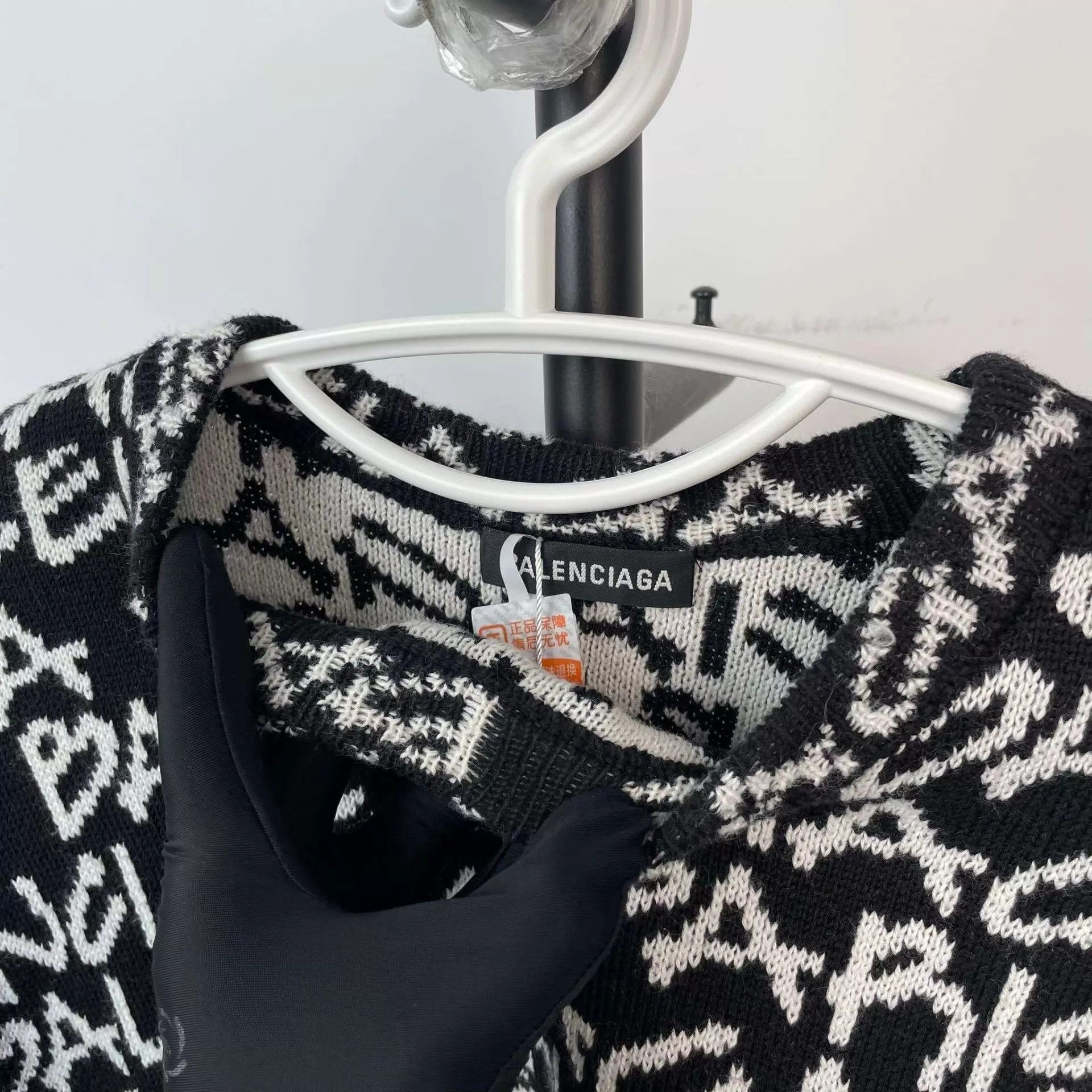 Balenciaga Balenciaga XS Black & White Size US XS / EU 42 / 0 - 3 Thumbnail