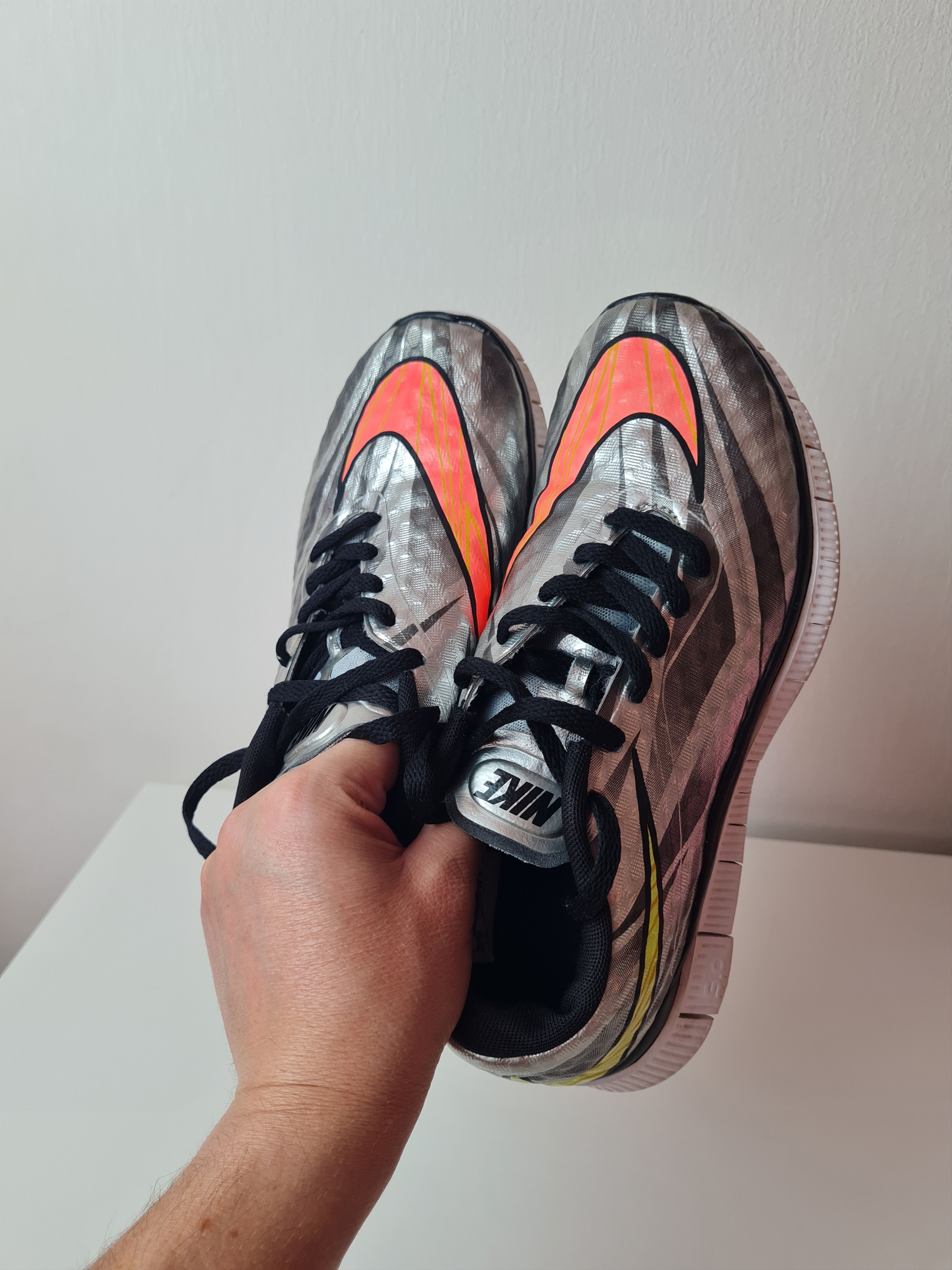 Nike Nike free hypervenom (GS) trainers 705390 002 sneakers shoes Size US 6 / EU 39 - 12 Thumbnail