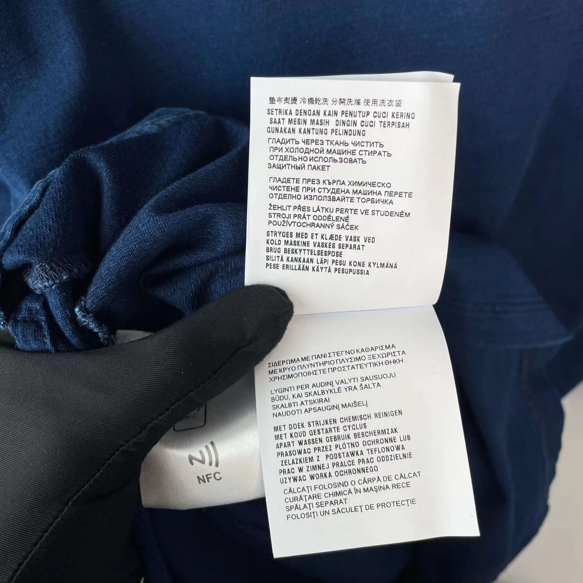 Miu Miu MIU MIU 95% linen-cotton long-sleeve Tee XS navy Size XS / US 0-2 / IT 36-38 - 6 Thumbnail