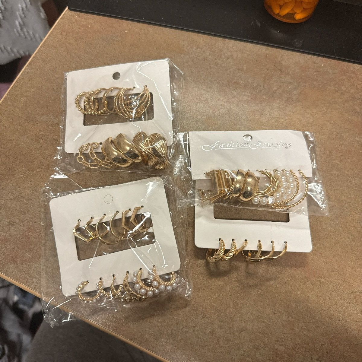 Other Assorted earrings Size ONE SIZE - 1 Thumbnail