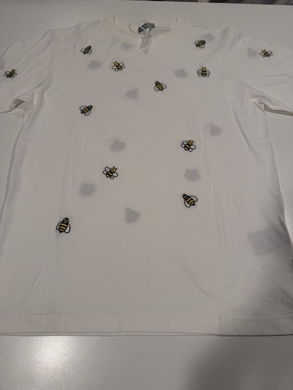Dior Dior Kaws bee t shirt M Size US M / EU 48-50 / 2 - 1 Thumbnail
