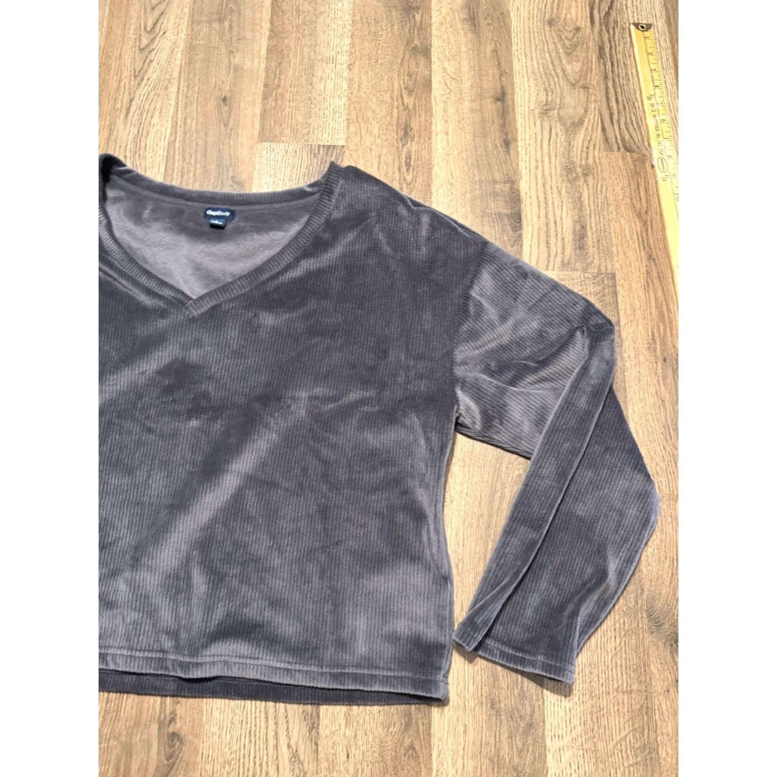 Gap GapBody Shirts Women L Gray Velvet Long Sleeve V-Neck Stretch Casual Basic Modern Womens Size L / US 10 / IT 46 - 3 Thumbnail