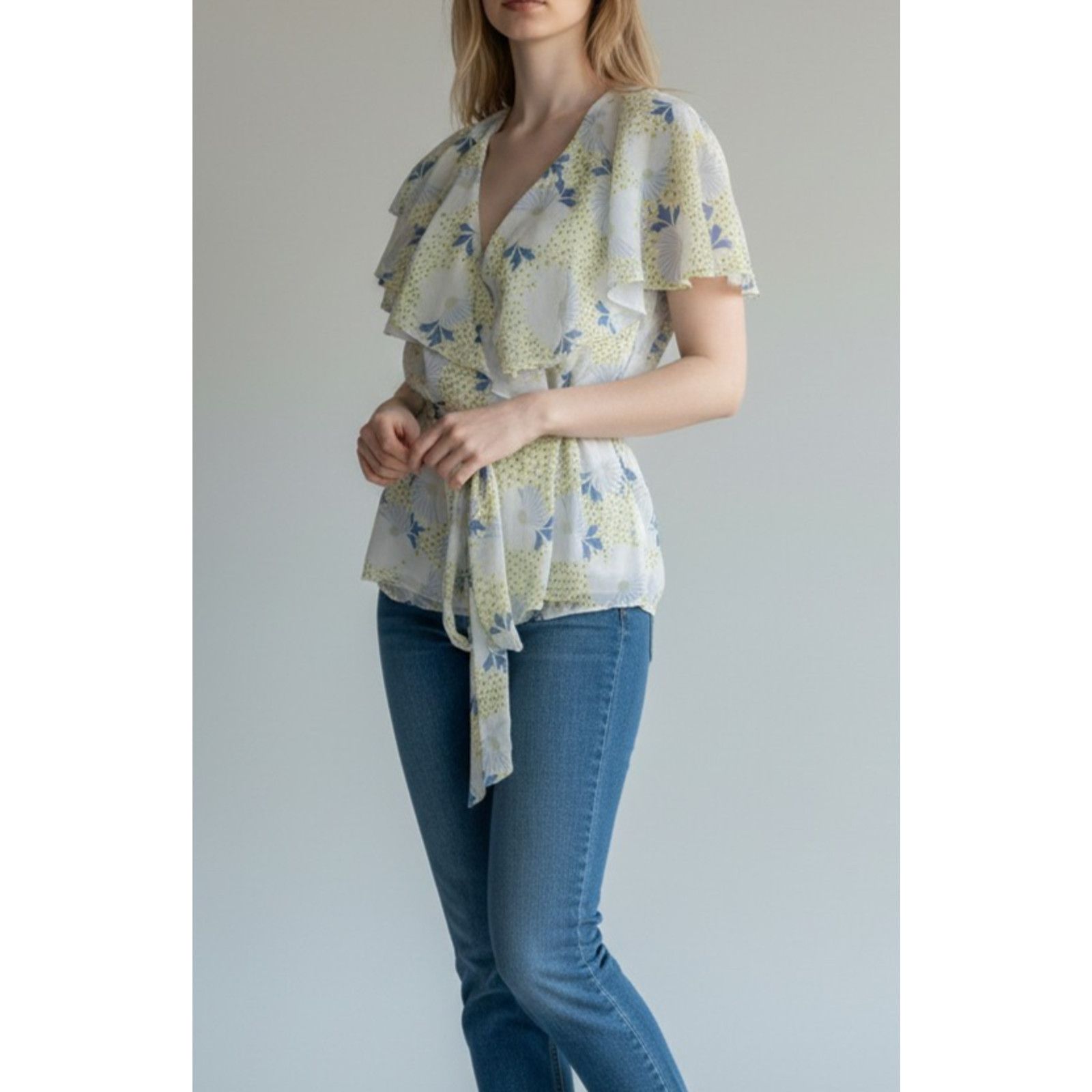 Ted Baker NWoT TED BAKER Gemmiaa Floral Print Ruffle Wrap Blouse US 8 Size M / US 6-8 / IT 42-44 - 2 Thumbnail