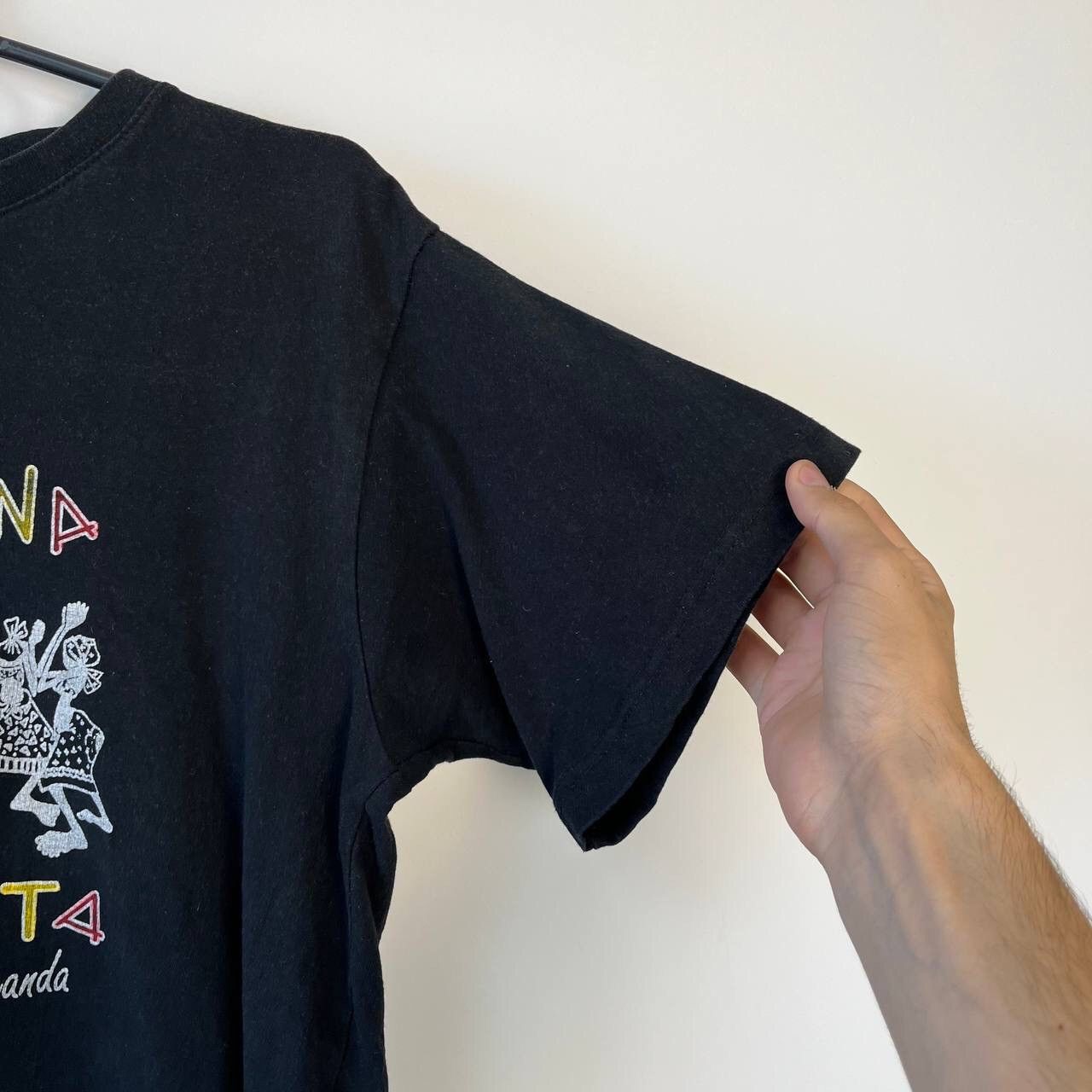 Vintage Vintage 90s Hakuna Matata Uganda T-Shirt Men's Size M Size US M / EU 48-50 / 2 - 6 Thumbnail