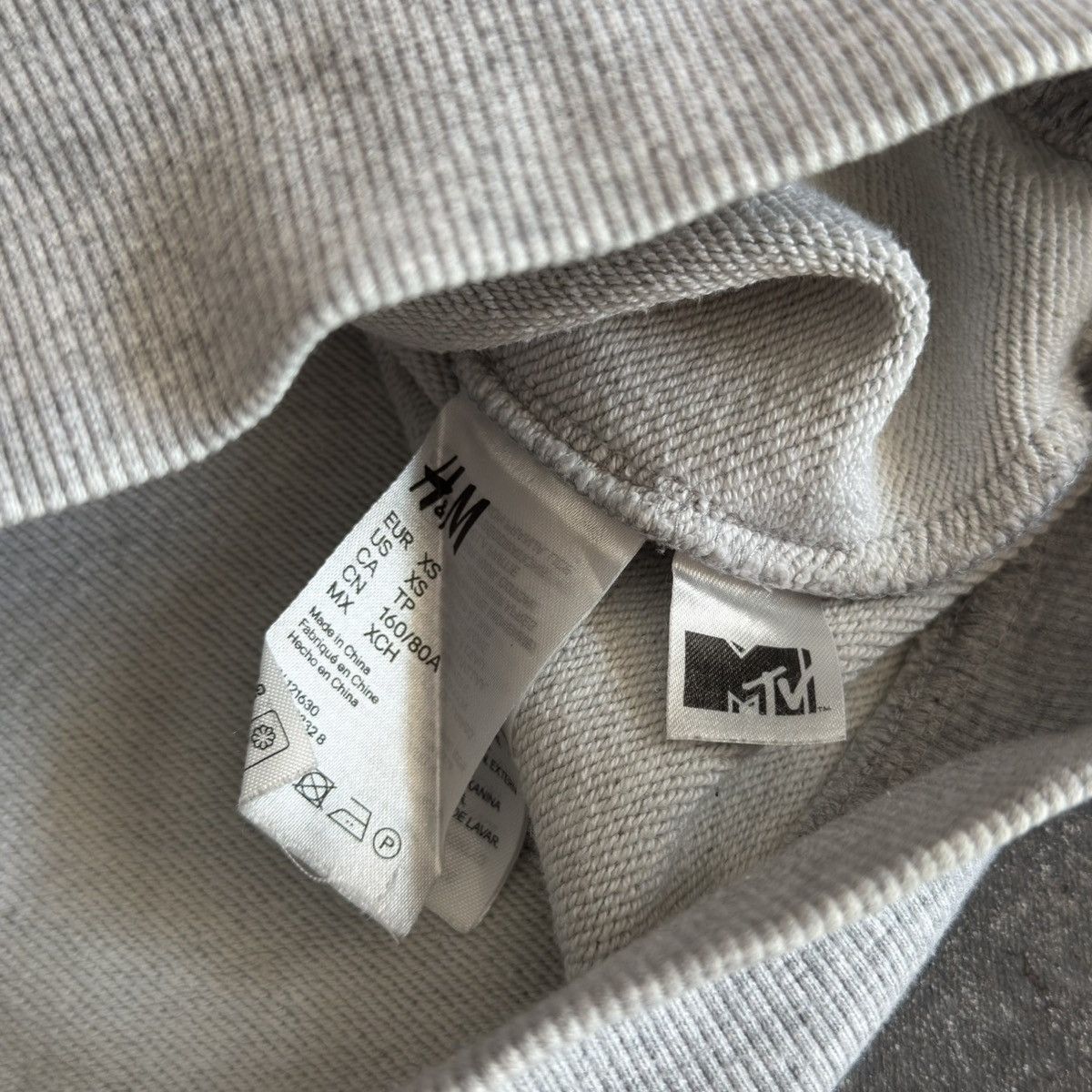 Moschino Moschino MTV Television x H&M Big Logo Hoodie Size XS / US 0-2 / IT 36-38 - 10 Thumbnail