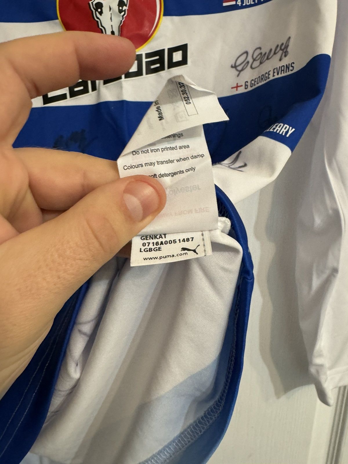 Puma × Vintage Reading 2016/17 Puma Jersey All Team Autographs Blokcore S Size US S / EU 44-46 / 1 - 15 Thumbnail