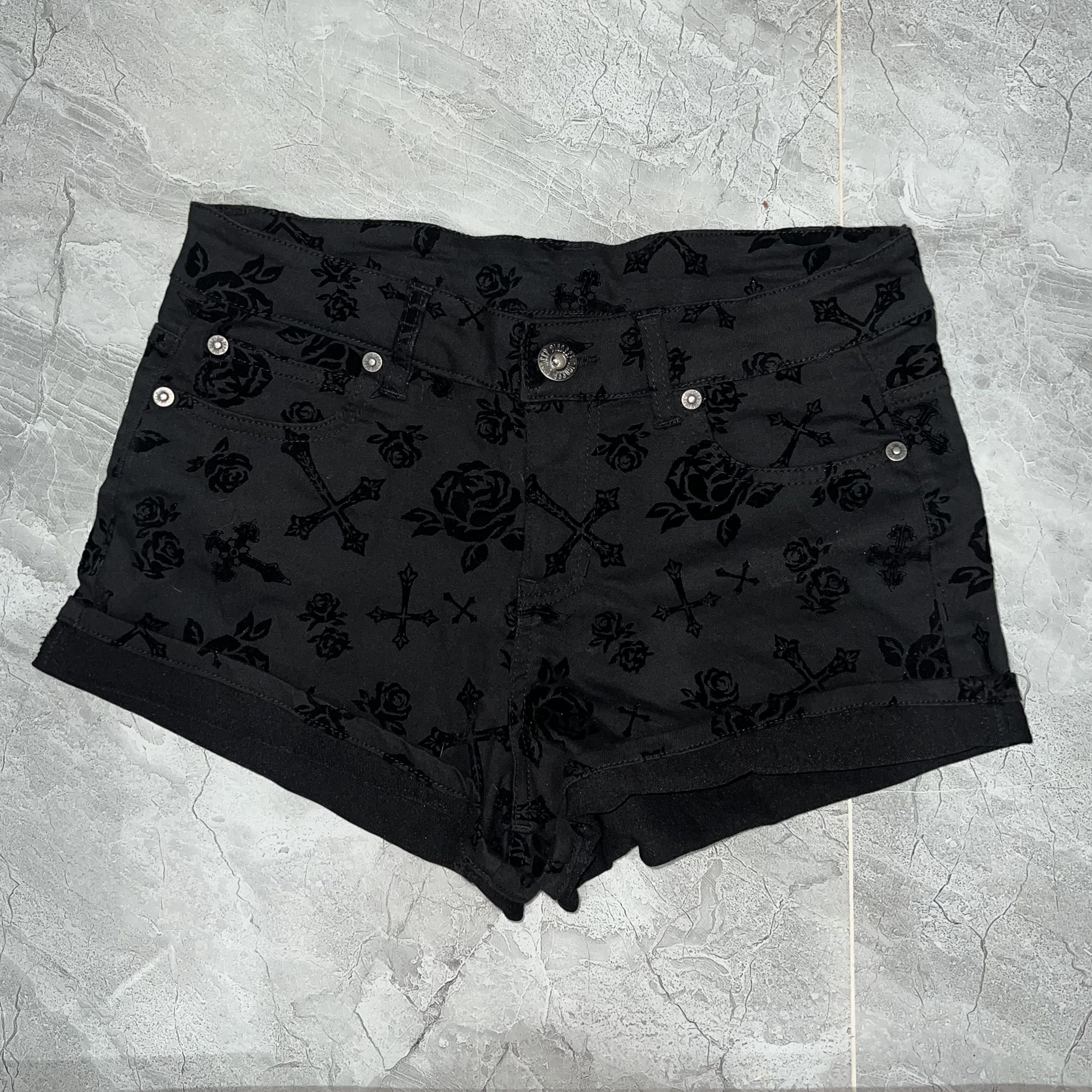 Japanese Brand Digdeep rose and cross shorts 🥀➕ Size 25" / US 0 / IT 36 - 2 Thumbnail