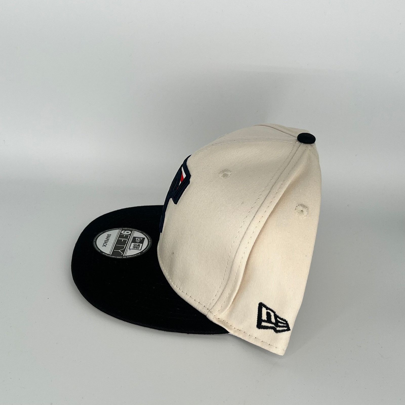 New Era White Black Texas Rangers A.L. Side Patch New Era MLB 9Fifty Size ONE SIZE - 2 Thumbnail