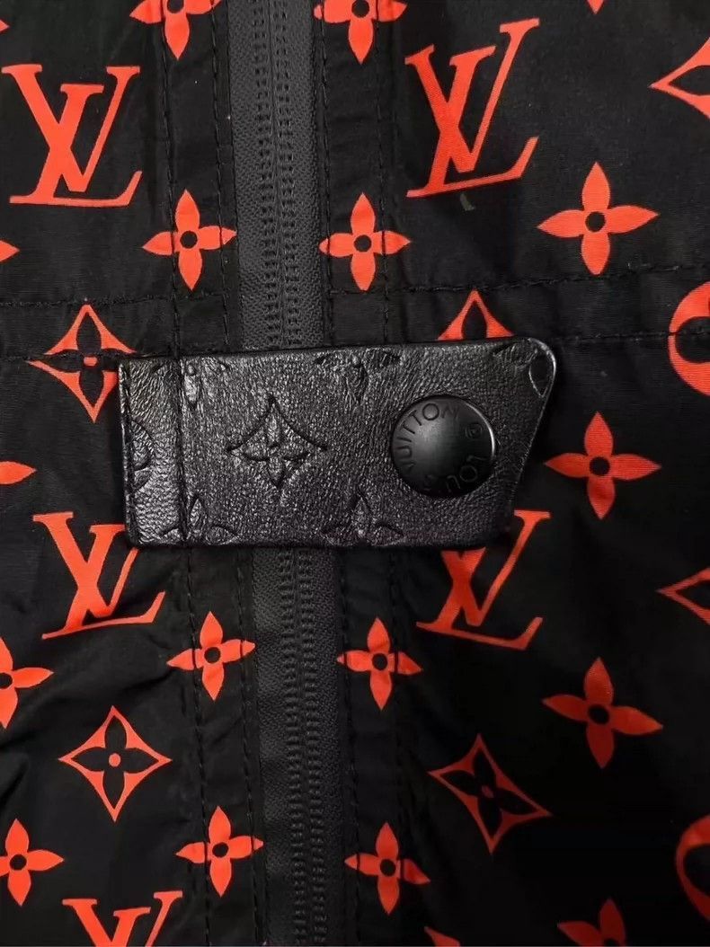 Louis Vuitton Louis Vuitton Louis Vuitton Black Red Logo Windbreaker Jac Size US M / EU 48-50 / 2 - 3 Thumbnail