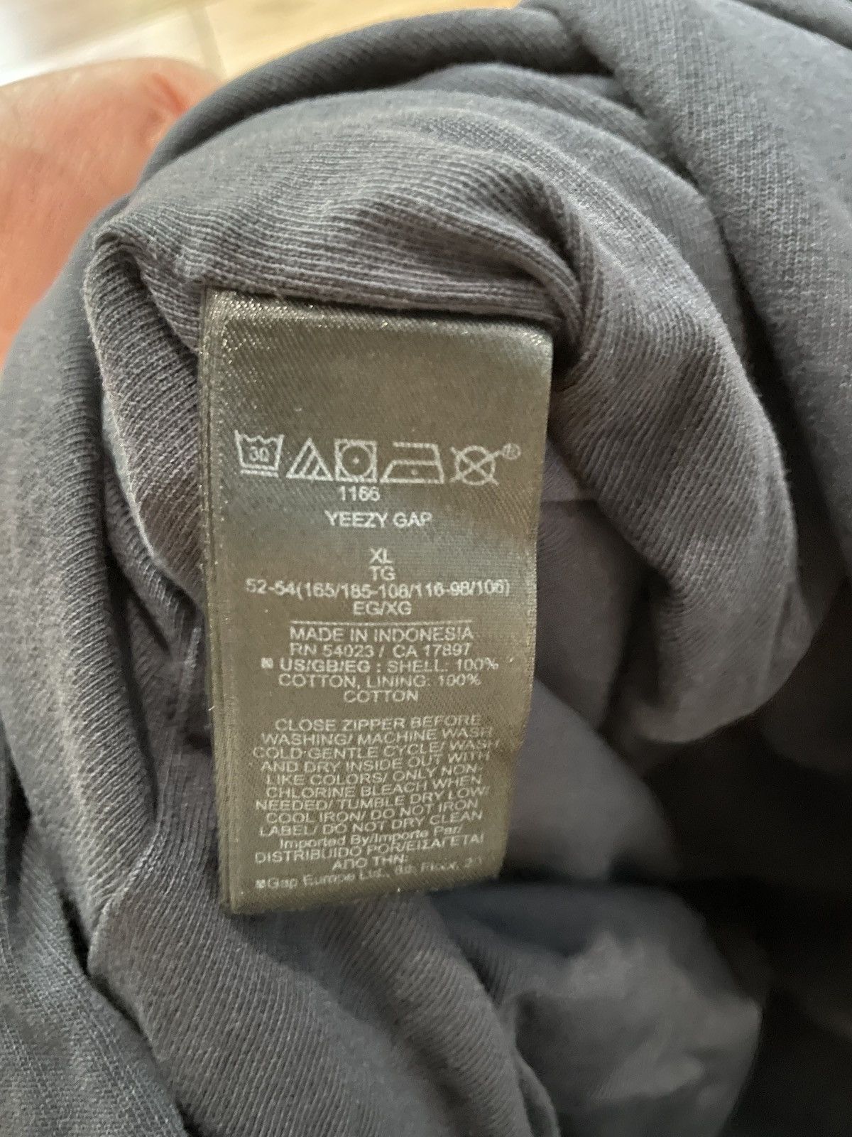 Balenciaga × Gap × Yeezy Yeezy Gap Zip Up Hoodie Poetic Black XL Size US XL / EU 56 / 4 - 5 Thumbnail