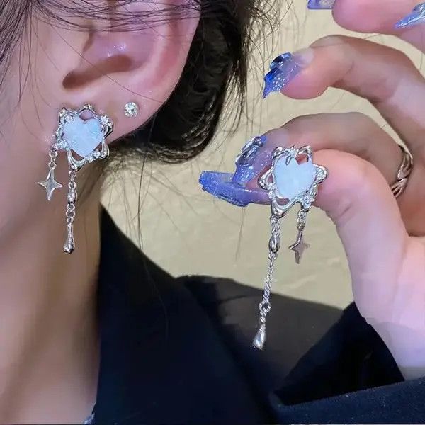 Japanese Brand × Vintage Ladies Tassel Earrings Moonstone Love Romantic Size ONE SIZE - 1 Thumbnail