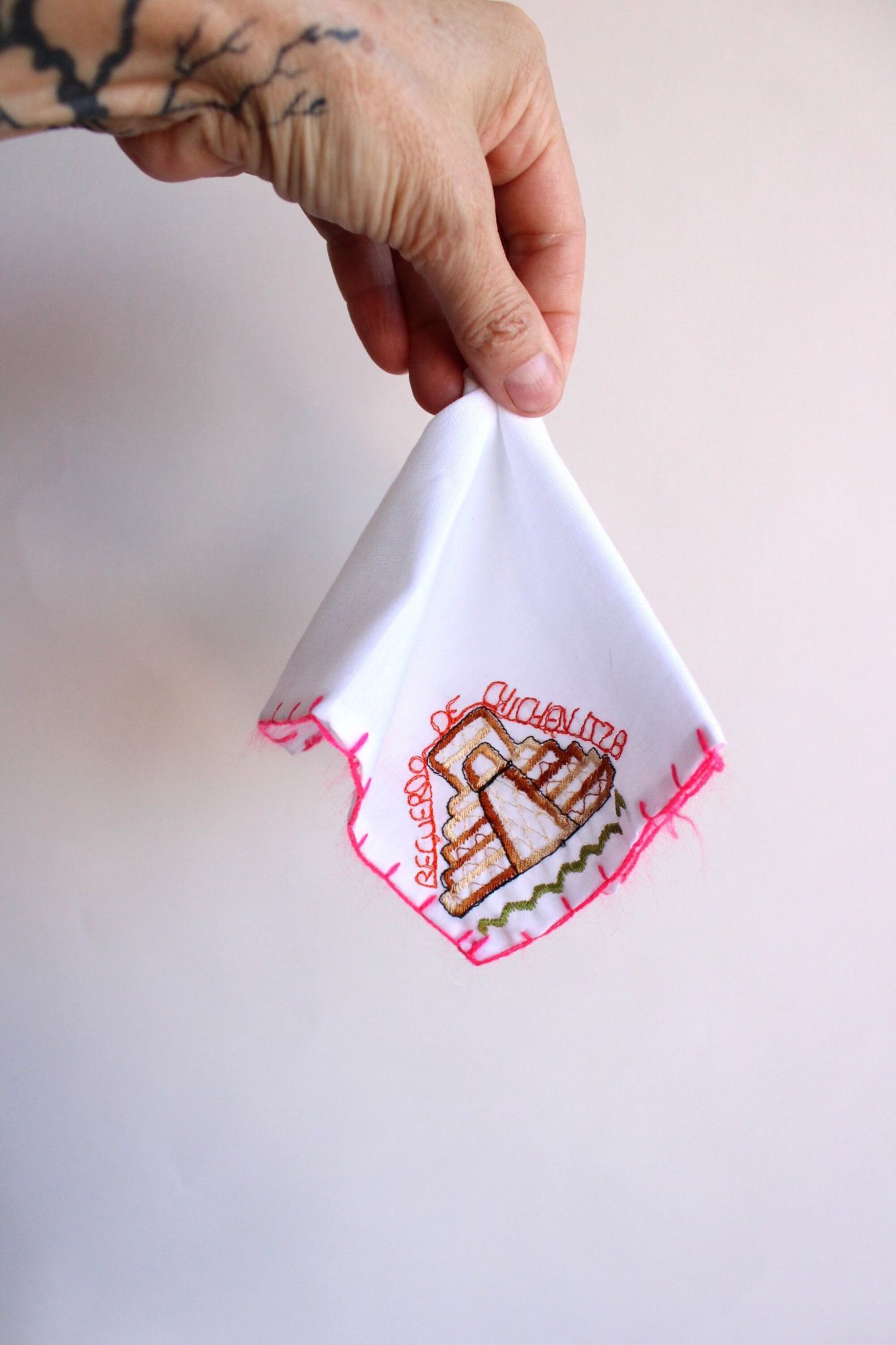 Vintage Vintage Handkerchief, Chichen Itza Mayan Mexico Souvenir, E Size ONE SIZE - 1 Thumbnail