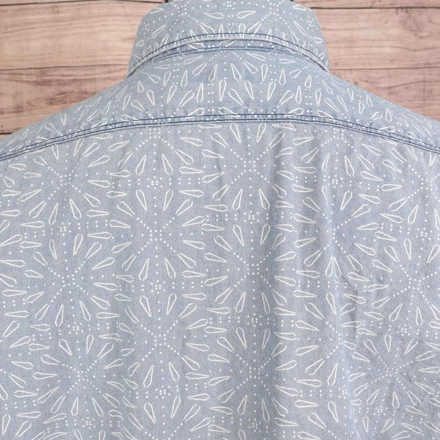 Express Express Shirt Mens XL Blue Long Sleeve Button-Up Chambray Geometric Shirt Size US XL / EU 56 / 4 - 5 Thumbnail
