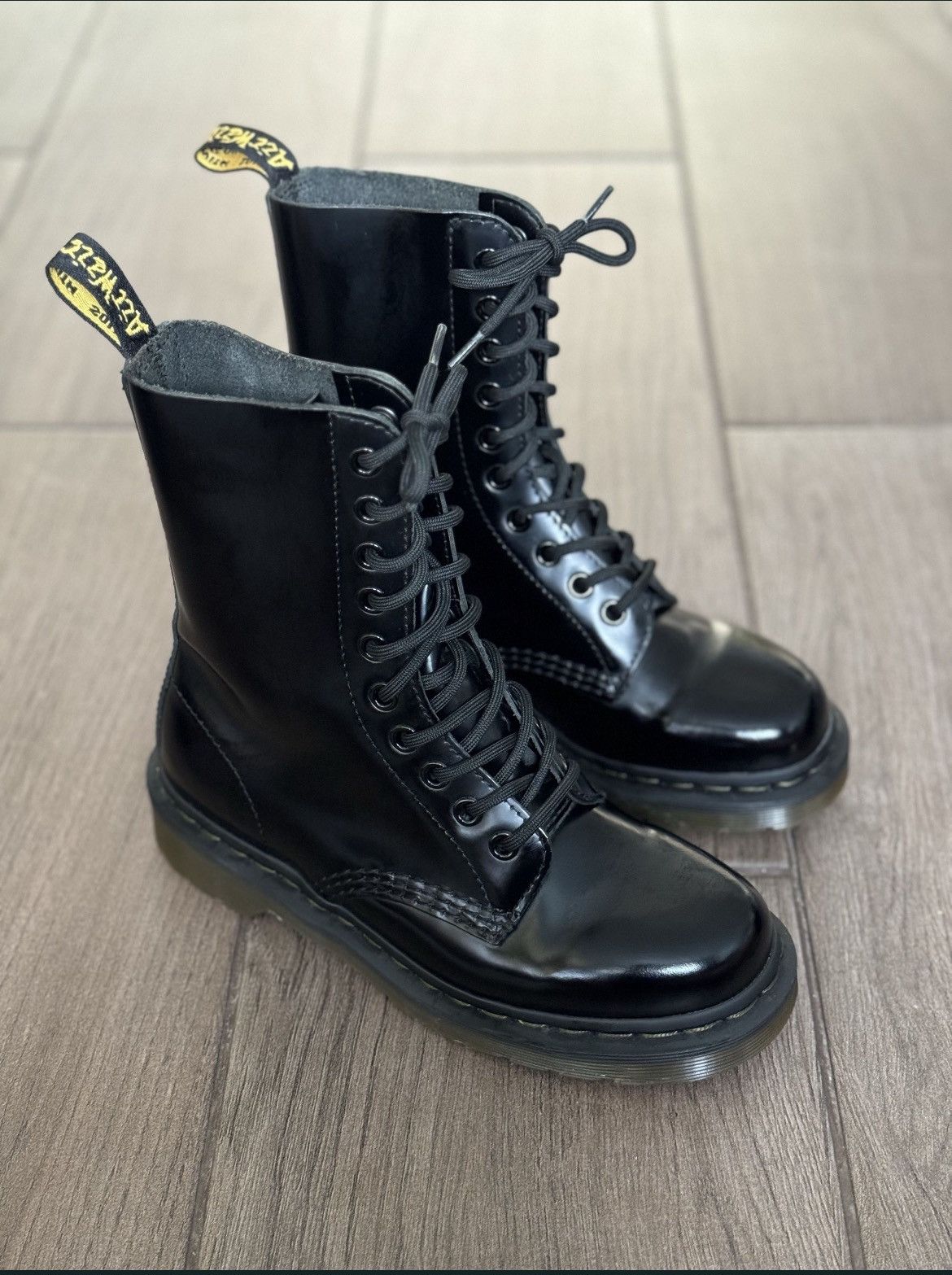 Dr. Martens Dr.Martens 1490 black patent lamper Mid Calf leather boots Size US 6 / IT 36 - 1 Thumbnail
