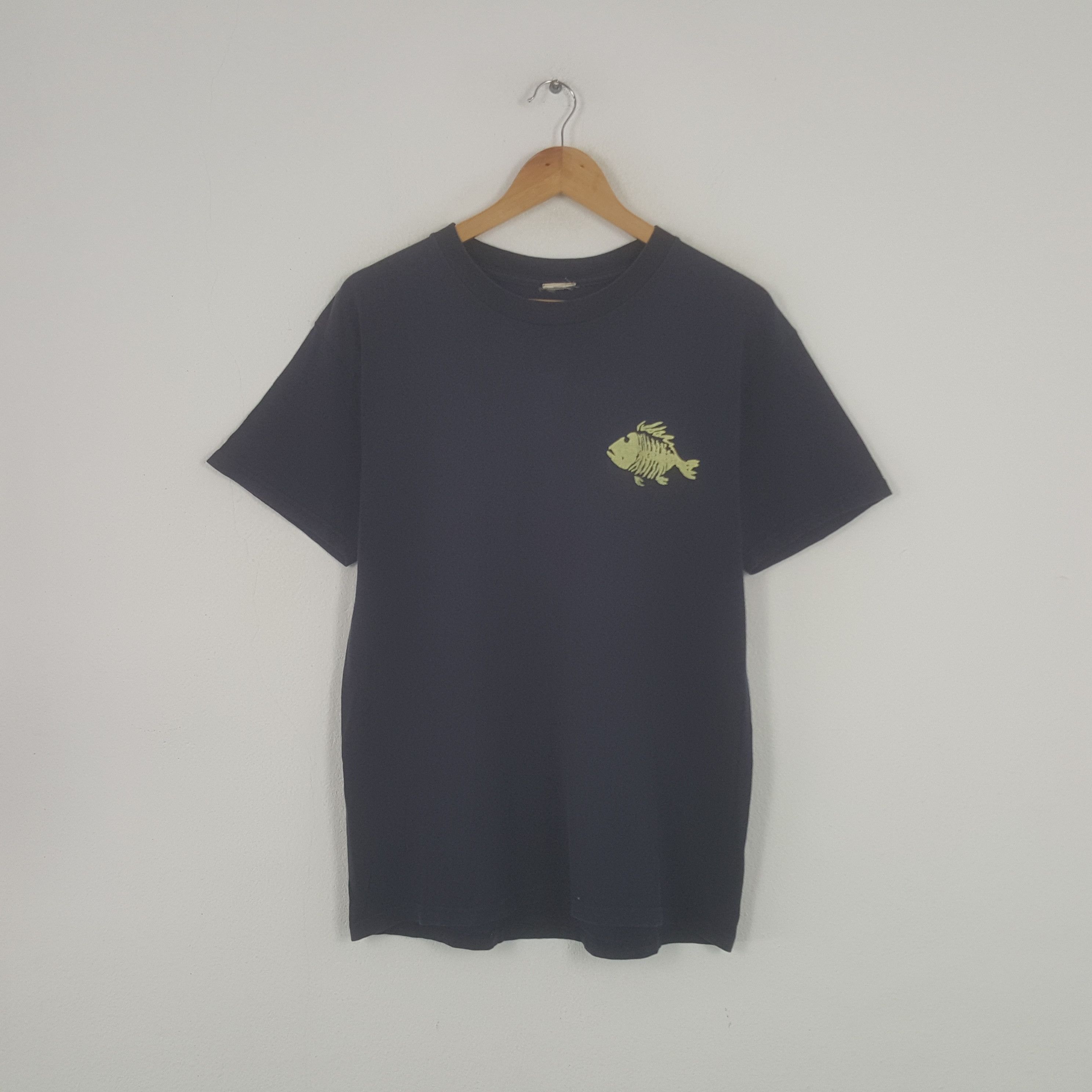 Vintage Vintage Bronze Age American Surf Style Tshirt Size US L / EU 52-54 / 3 - 3 Thumbnail