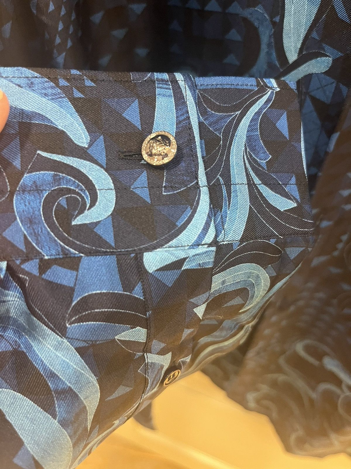 Versace hand drawn Barocco print silk shirt collar size40 Size US M / EU 48-50 / 2 - 8 Thumbnail