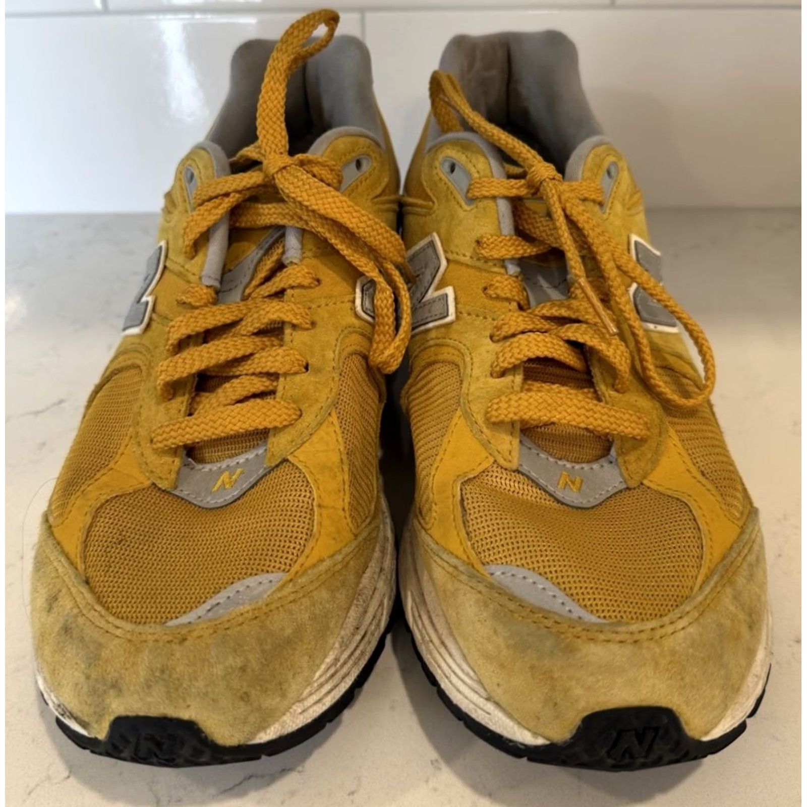 New Balance New Balance 10 Sneaker Egg yolk Yellow Preowned Mens 2002R 2002 Size US 10 / EU 43 - 3 Thumbnail